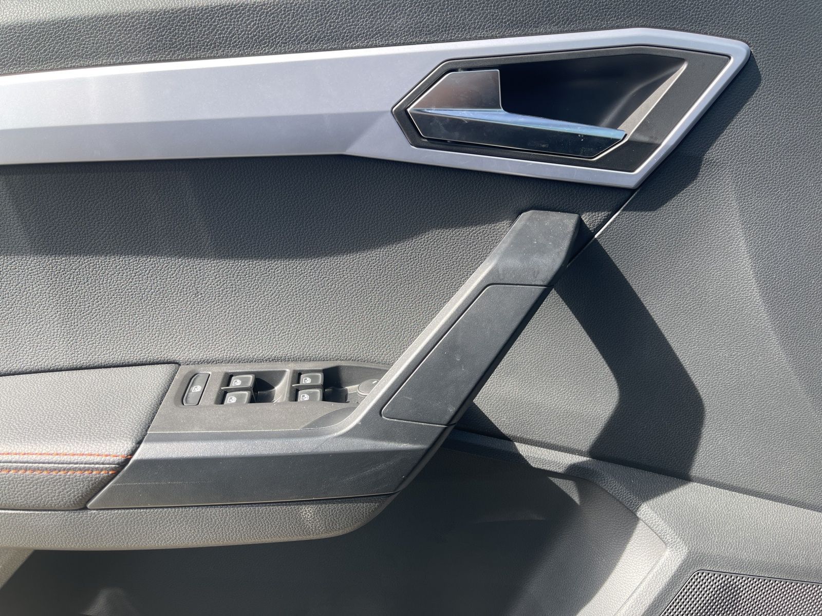 Seat Arona 1.5 TSI DSG FR NAVI AHK SITZHZG GJR