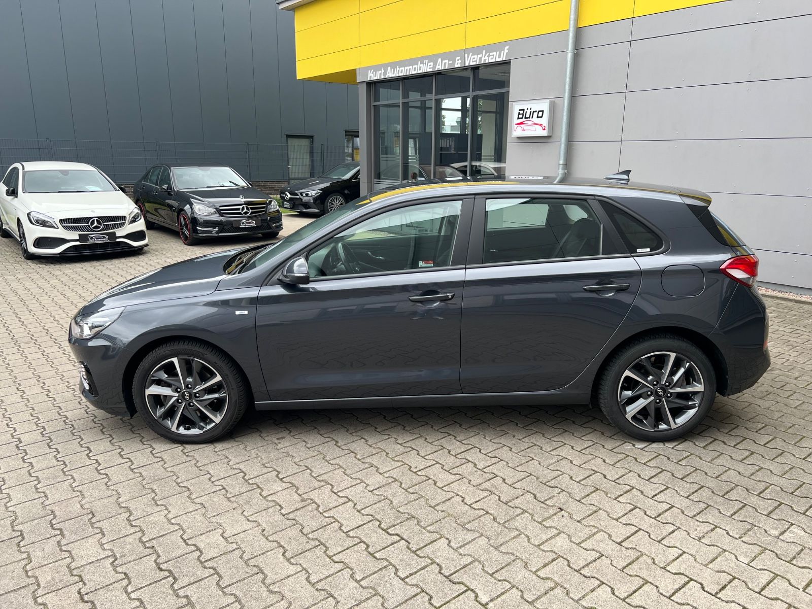 Hyundai i30 Trend Mild-Hybrid - Samsaru's Car Outlet