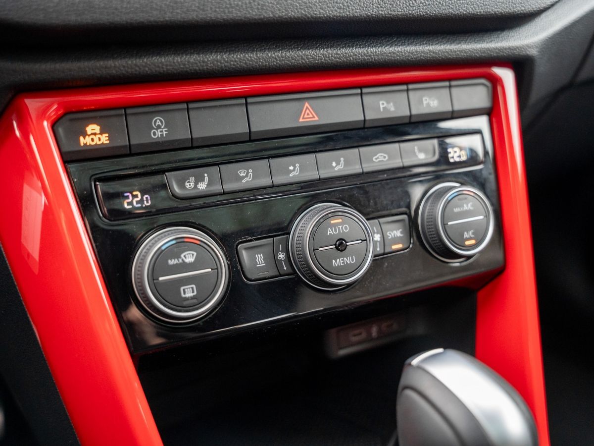 Volkswagen T-ROC Sport 1.5 TSI - Samsaru's Car Outlet