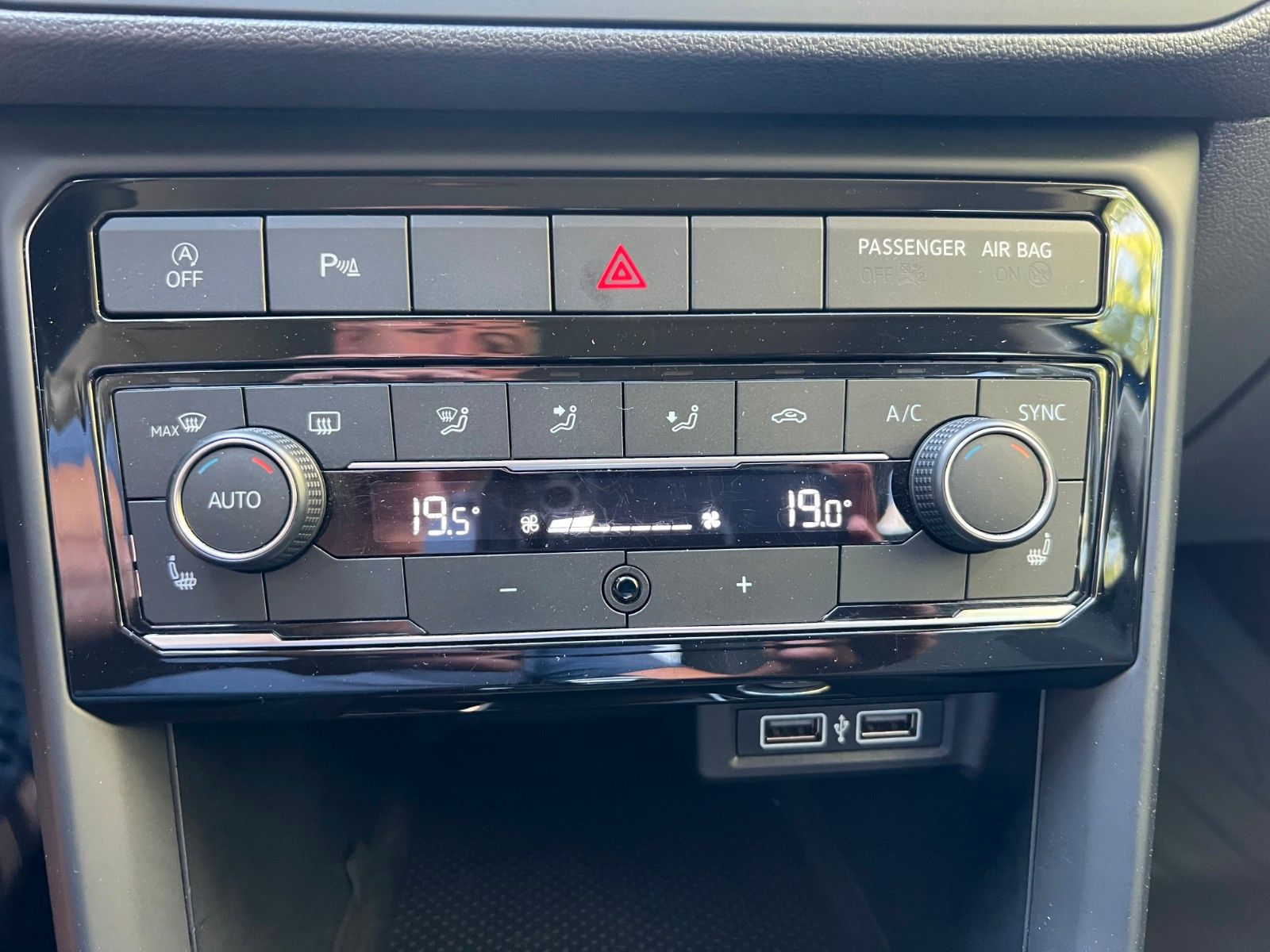 Volkswagen T-Cross Life - Samsaru's Car Outlet
