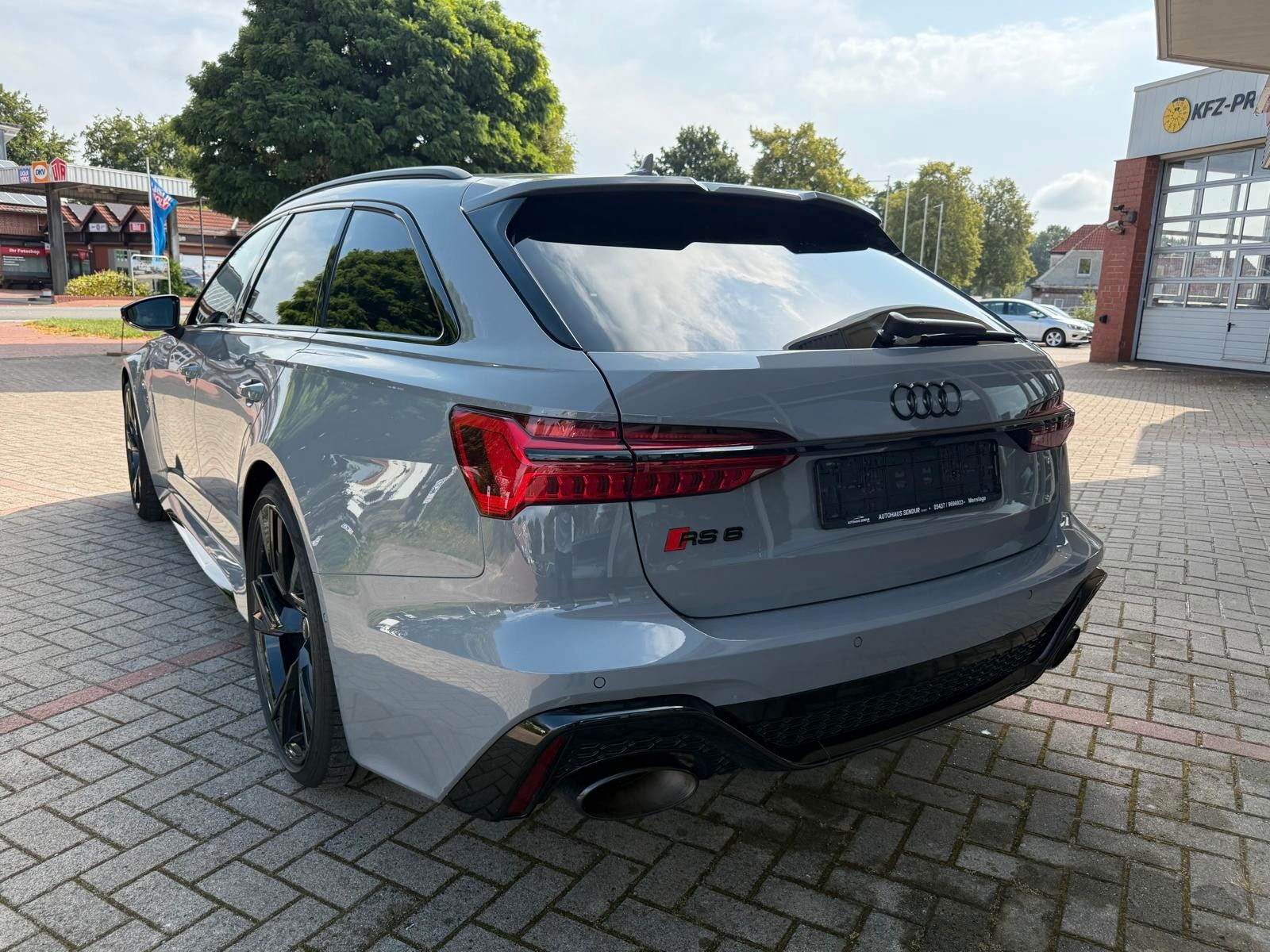 Audi RS6 Avant 4.0 TFSI quattro H/UP*LEDER*TOP*PANO