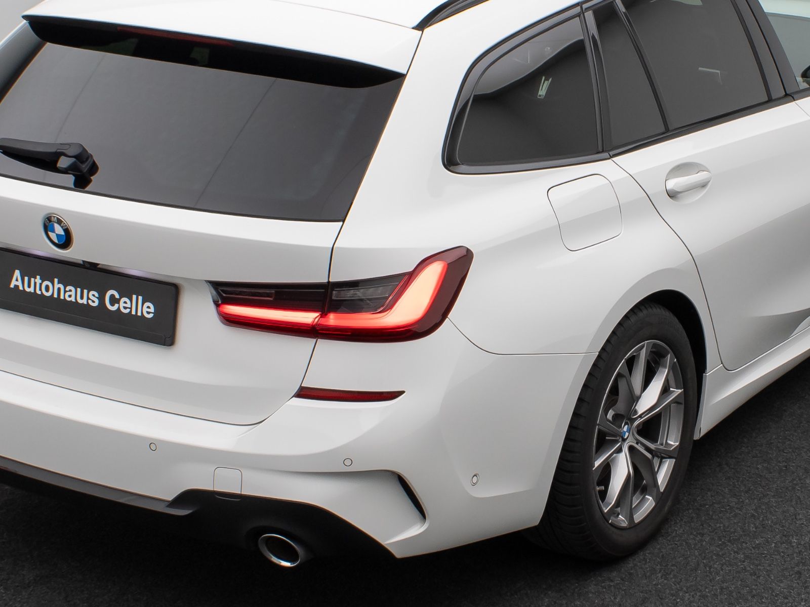 BMW 320d M Sport - Samsaru's Car Outlet