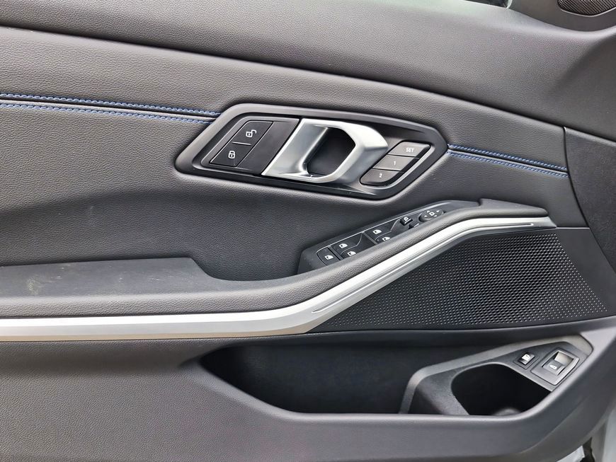 BMW 330e xDrive Aut. - Samsaru's Car Outlet