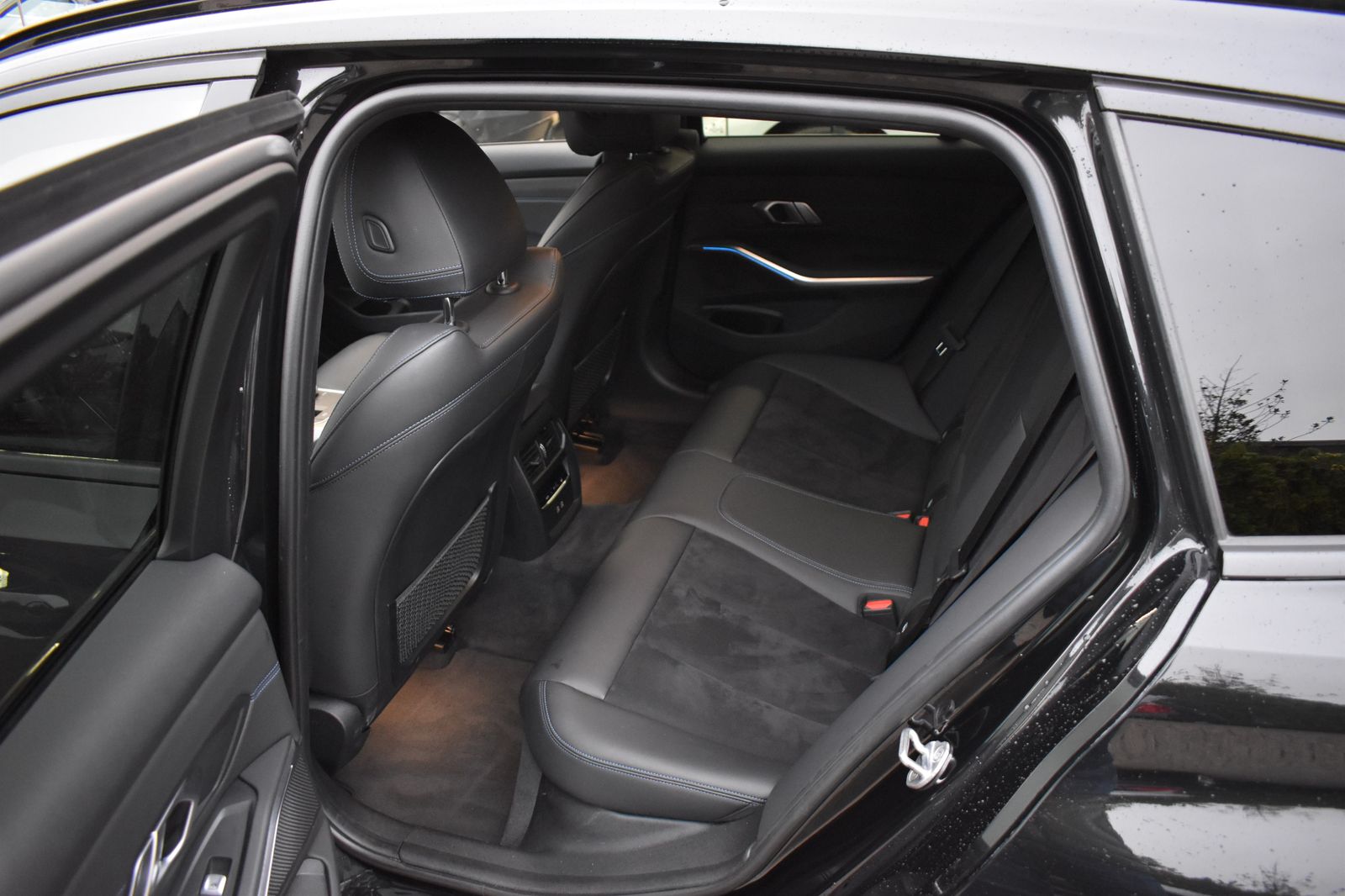 BMW 330e Touring M Sport - Samsaru's Car Outlet