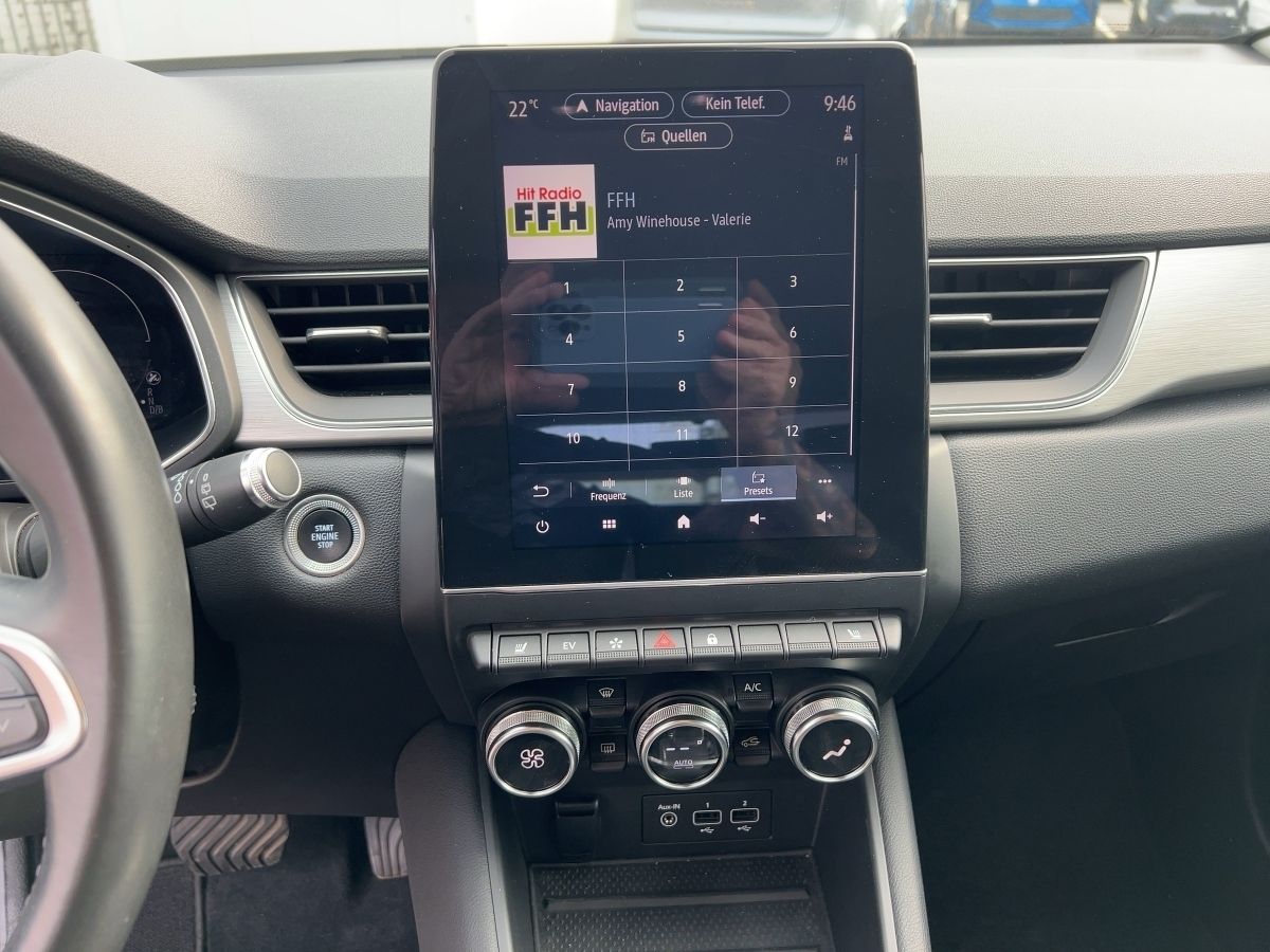 Renault Captur 2 INTENS E-TECH PLUG-IN - Samsaru's Car Outlet