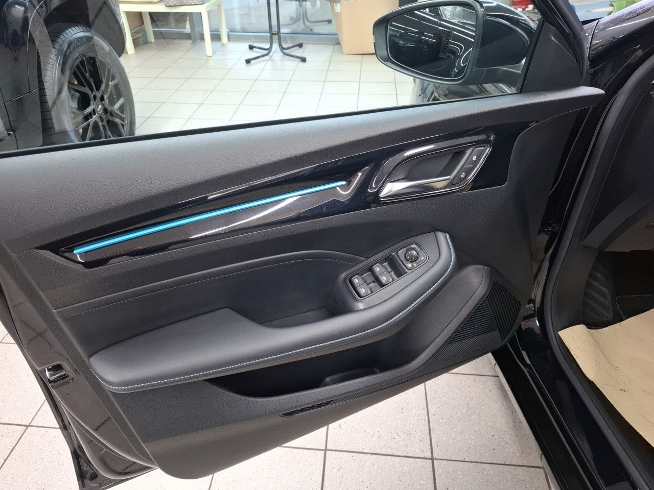 MG5 Comfort Bluetooth Navi LED Vollleder Klima