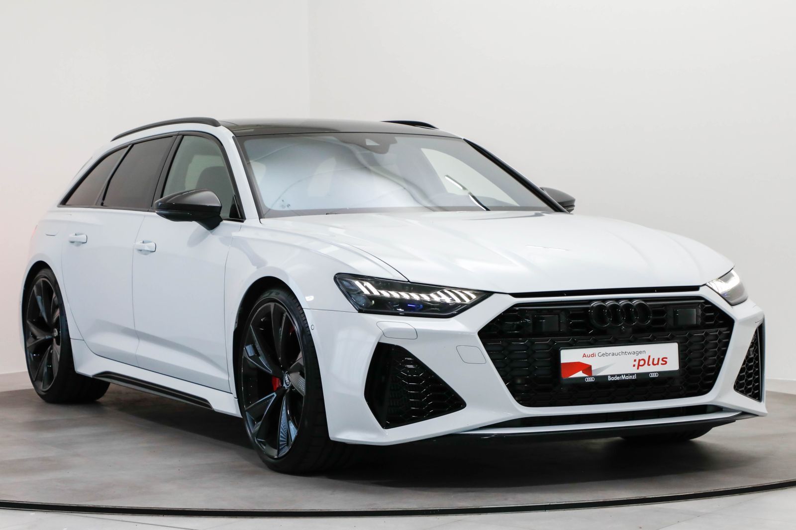 Audi RS 6 Avant performance AHK Pano HUD Matrix B&O