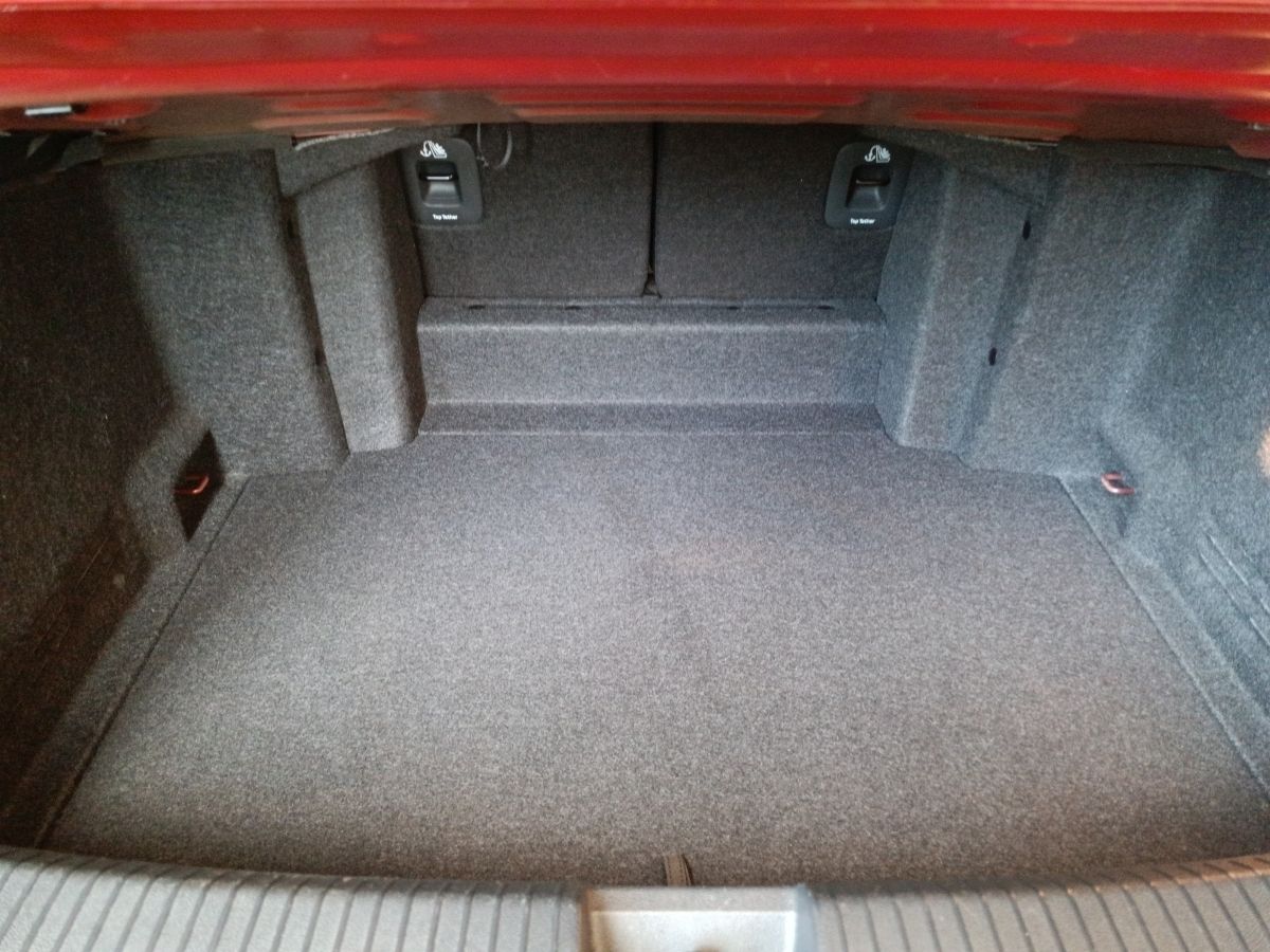 Volkswagen T-Roc Active DSG - Samsaru's Car Outlet