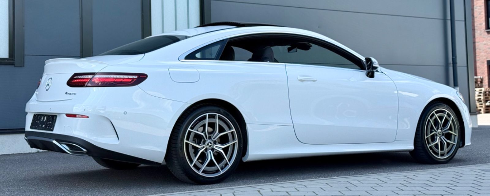 Mercedes-Benz E 300d Coupe 4Matic AMG - Samsaru's Car Outlet