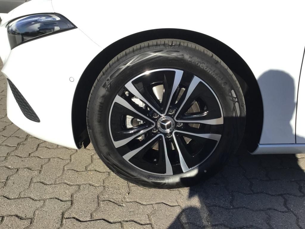 Mercedes-Benz A 180 Progressive Line - Samsaru's Car Outlet