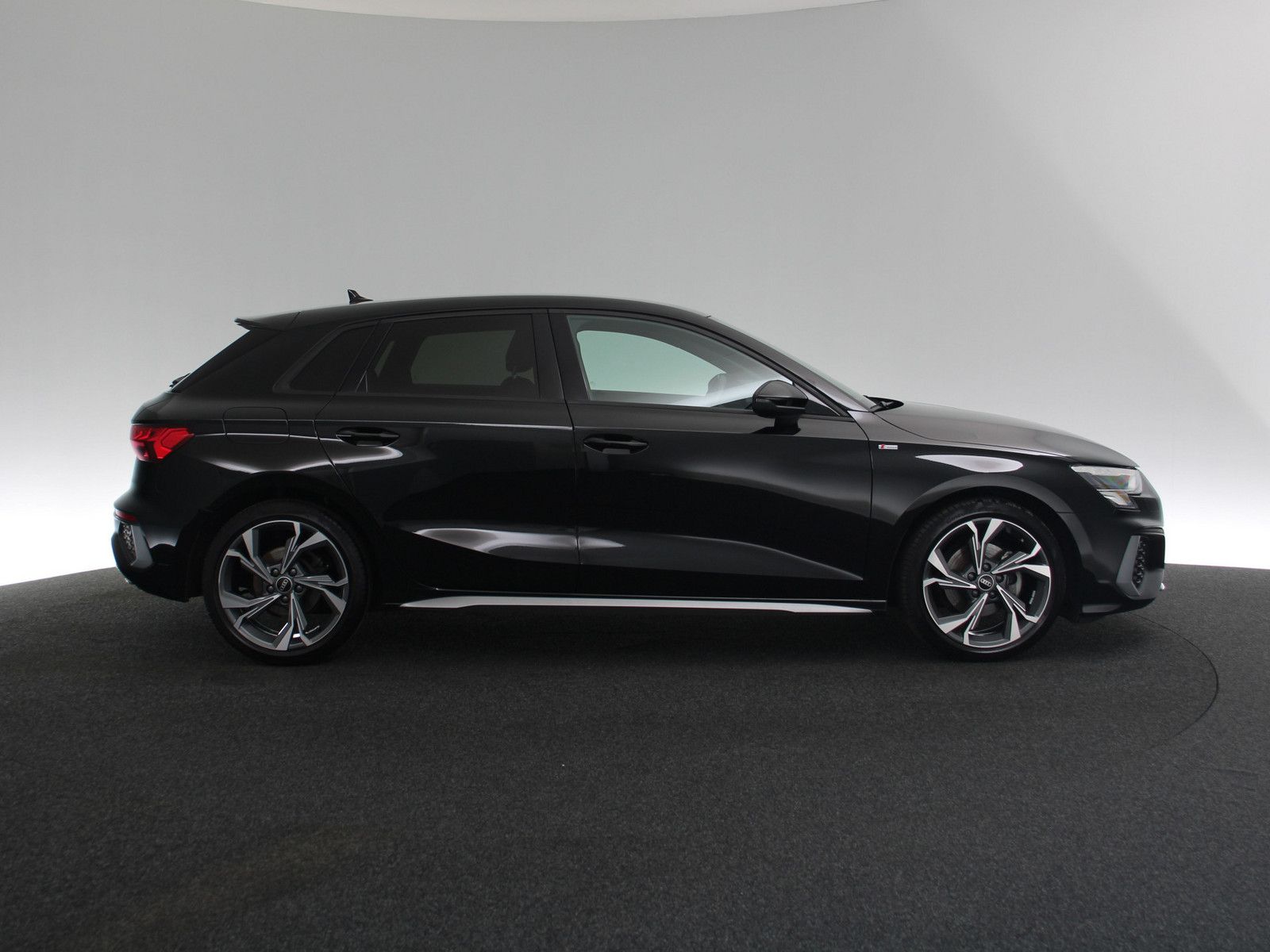 Audi A3 Sportback 30 TDI S line - Samsaru's Car Outlet