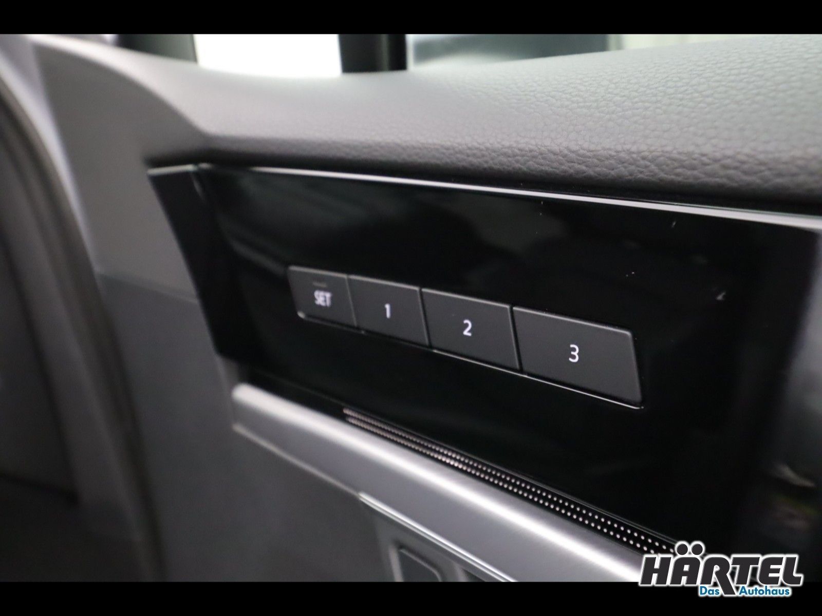 Volkswagen Touareg Elegance eHybrid 3.0 V6 TSI Tiptronic - Samsaru's Car Outlet