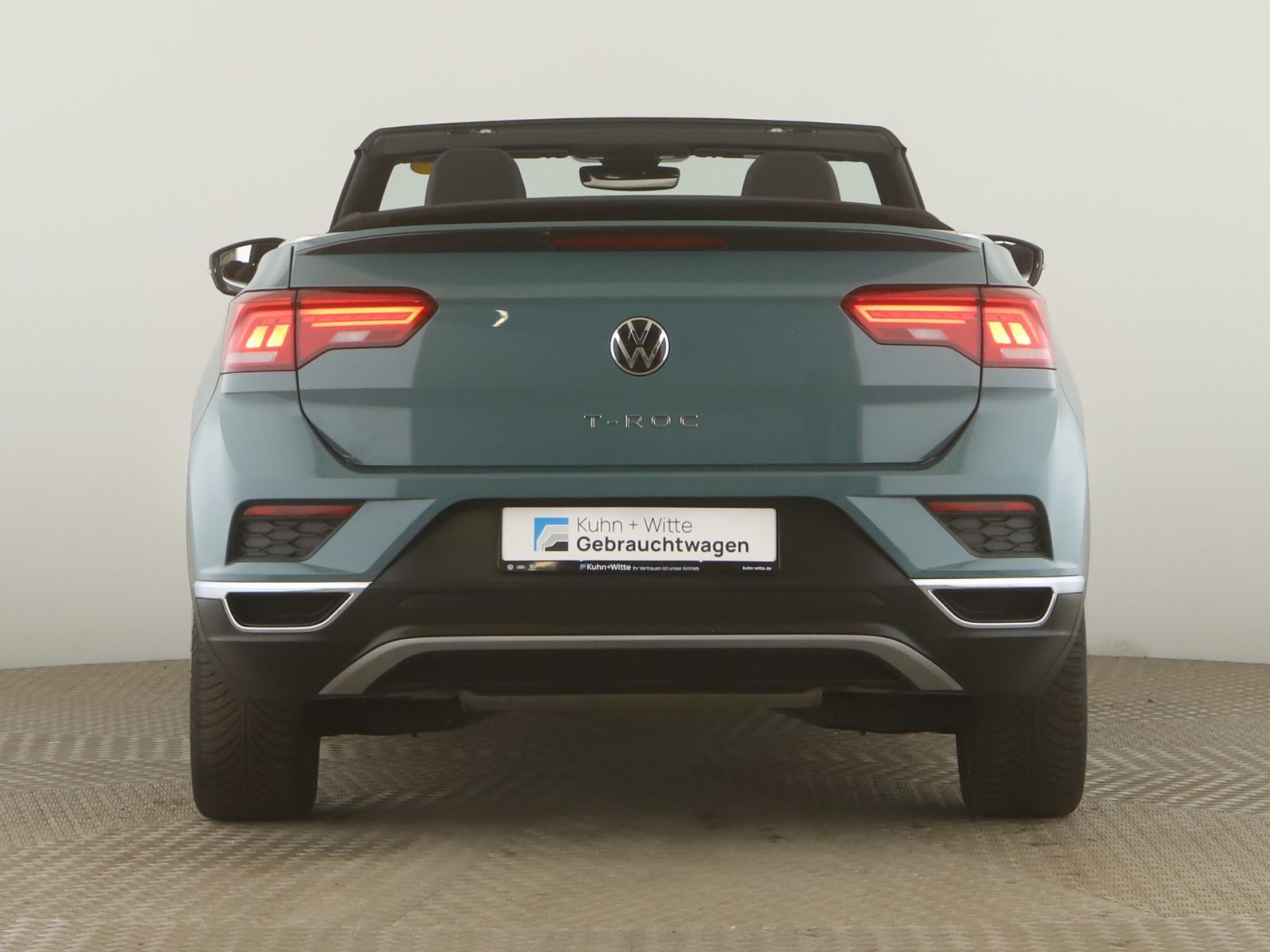 Volkswagen T-Roc 1.0 TSI Style - Samsaru's Car Outlet