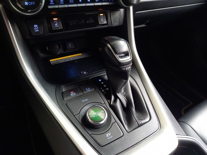 Toyota RAV 4 2.5 4x4 Hybrid Black Edition - Samsaru's Car Outlet
