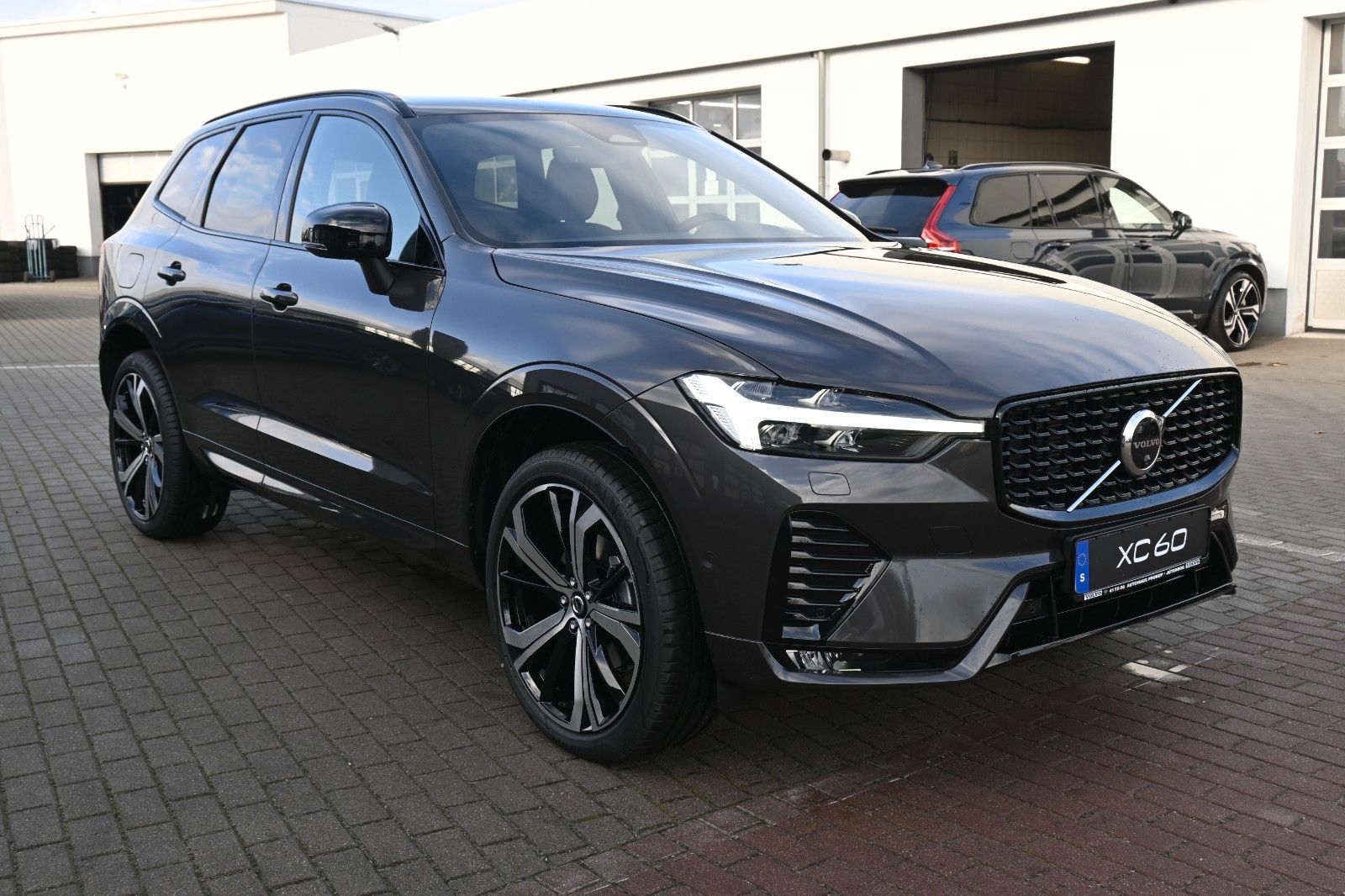 Volvo XC60 B5 AWD Plus Dark*H&K*FSHZG*360°*ACC*AHK