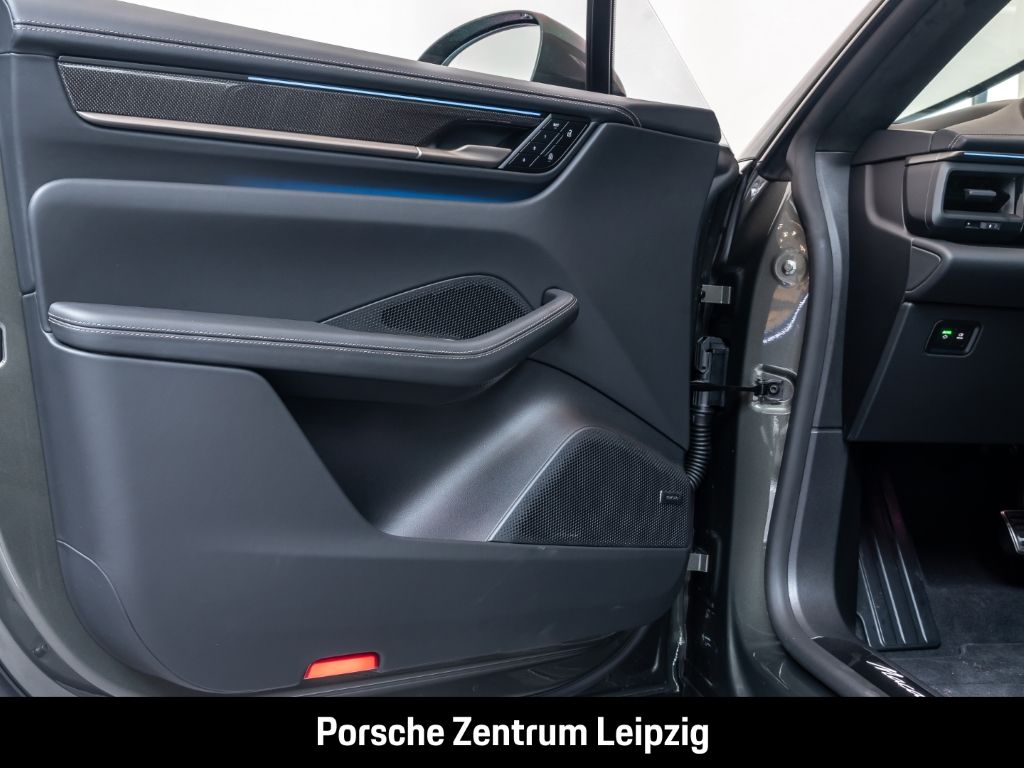 Porsche Macan Turbo - Samsaru's Car Outlet