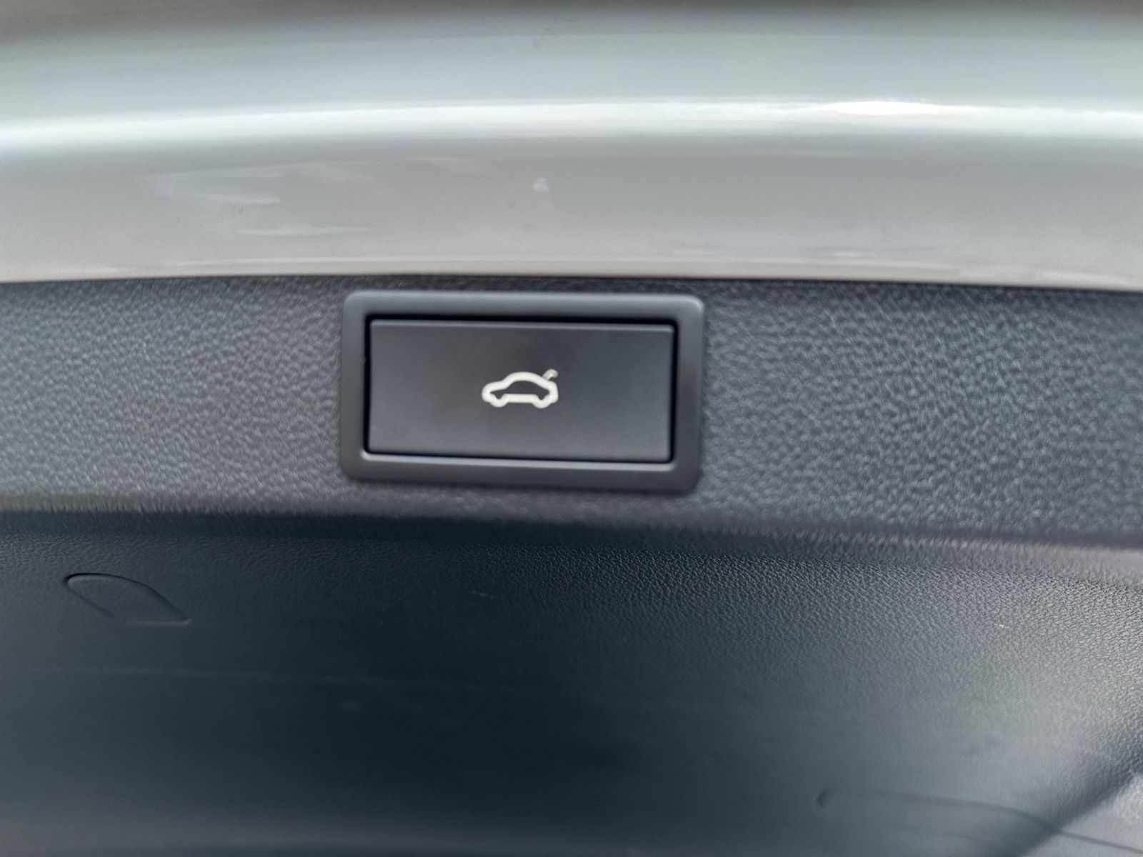 Skoda Octavia Combi 2.0 TDI DSG STYLE - Samsaru's Car Outlet