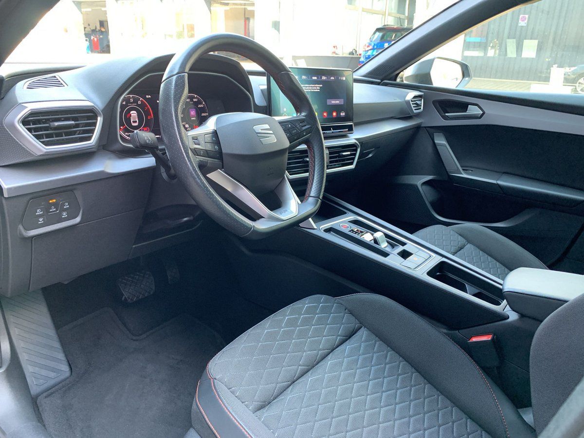 Seat Leon SPORTSTOURER FR 1.5 eTSI LED+KAMERA+AHK+SHZ