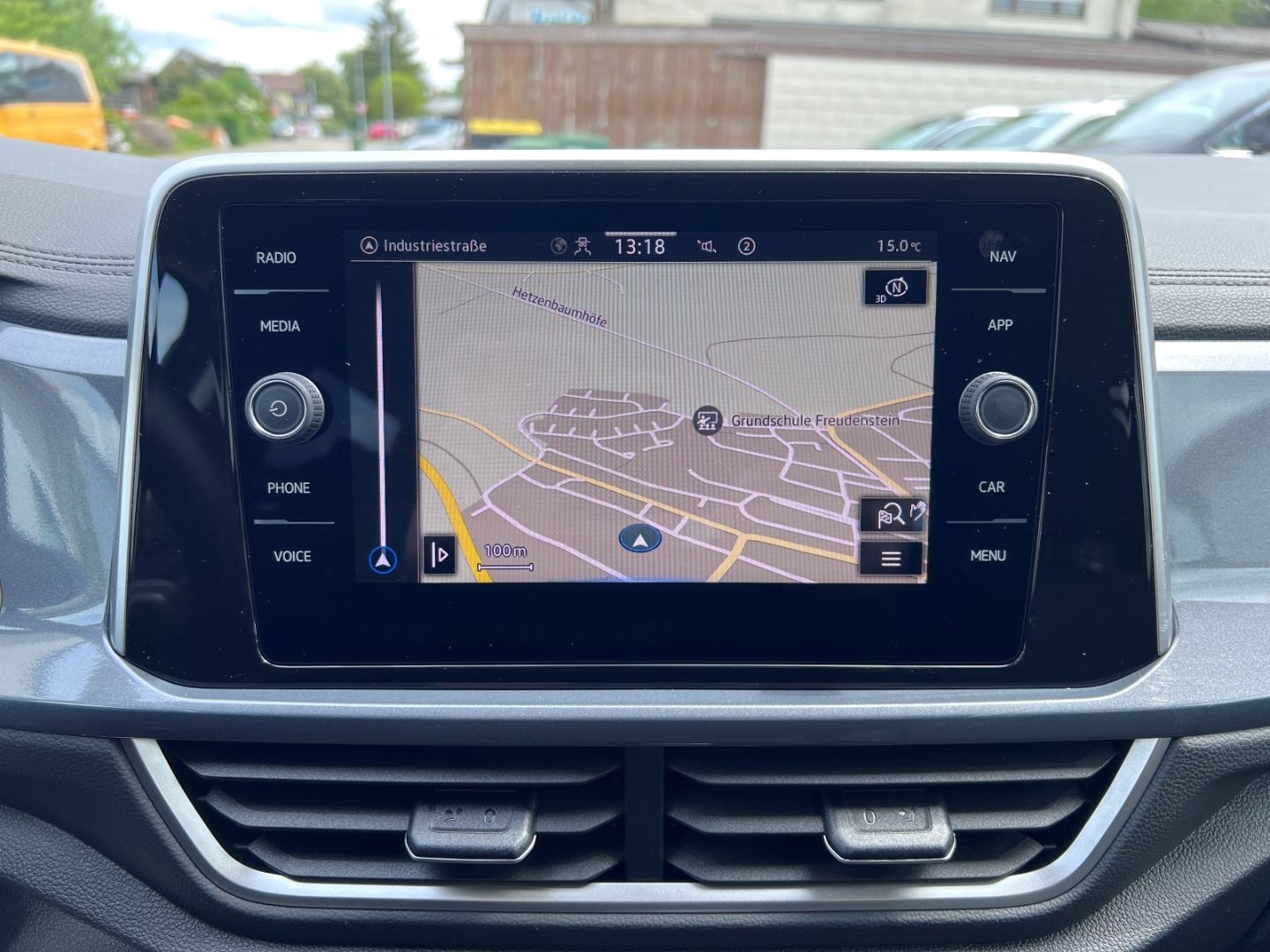 Volkswagen T-Roc 1.0TSI Style - Samsaru's Car Outlet