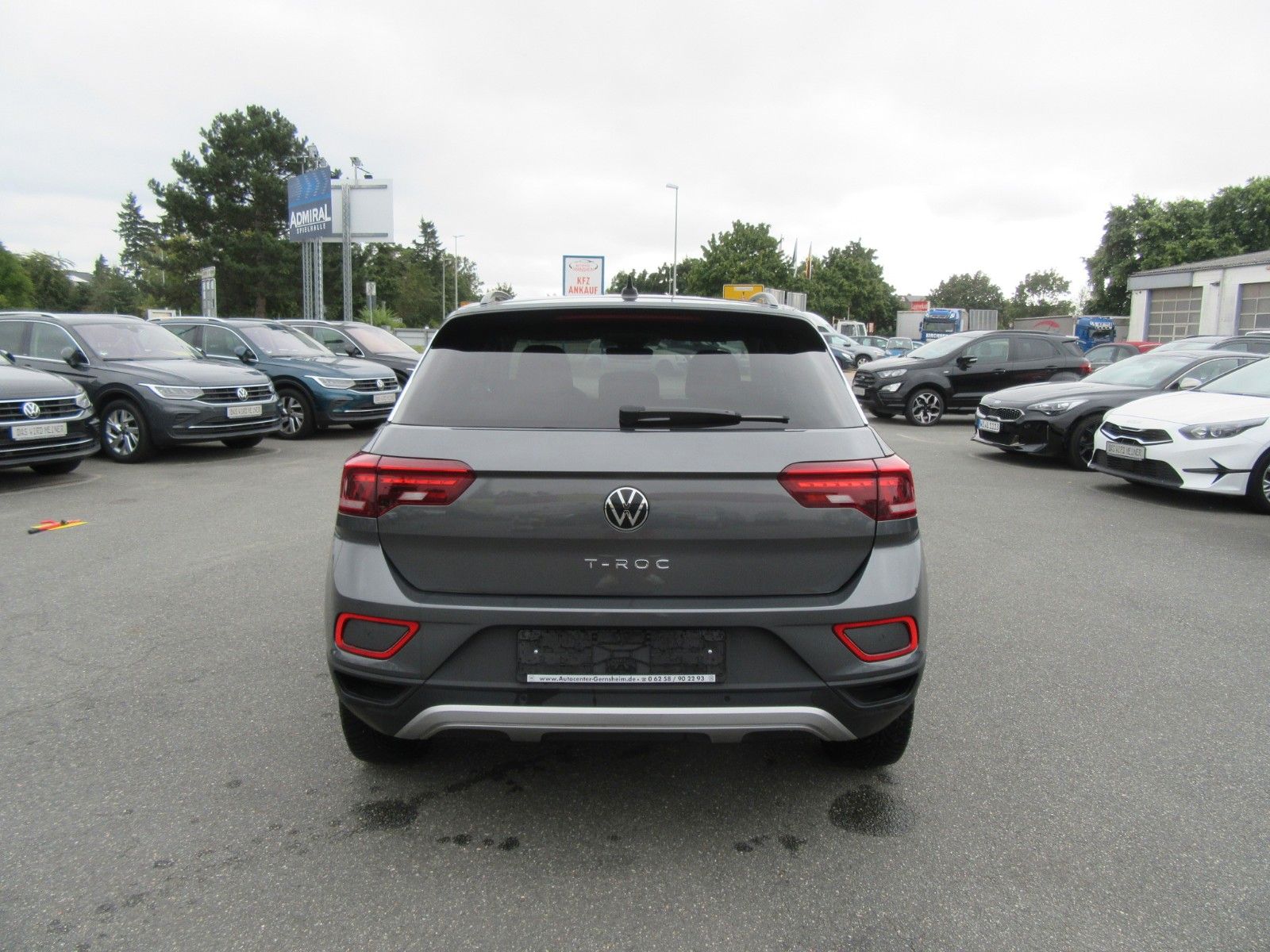 Volkswagen T-Roc R-Line - Samsaru's Car Outlet