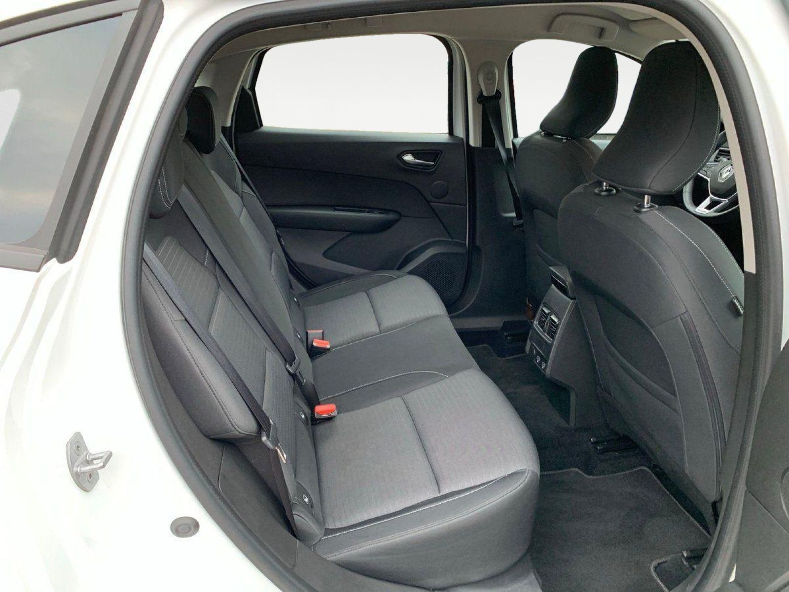 Renault Arkana Equilibre 1.3 TCe 140 - Samsaru's Car Outlet