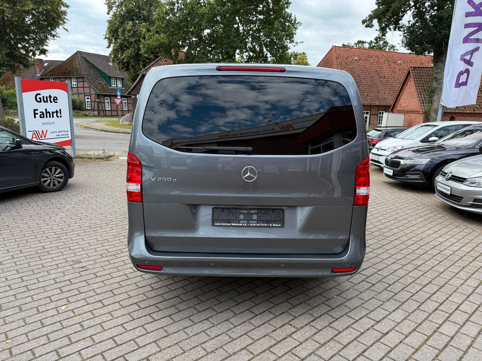Mercedes-Benz V250 d - Samsaru's Car Outlet