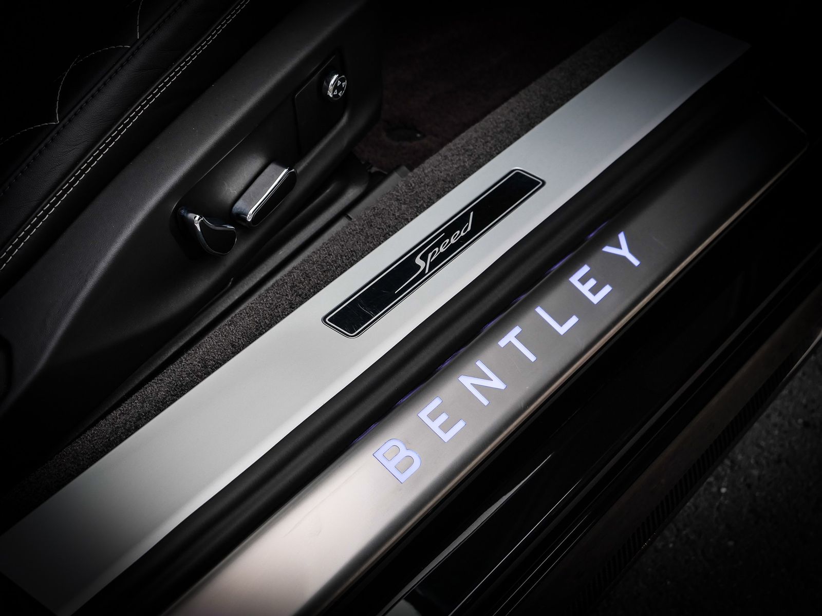 Bentley Continental GT W12 Speed Onyx, Diamond Knurling