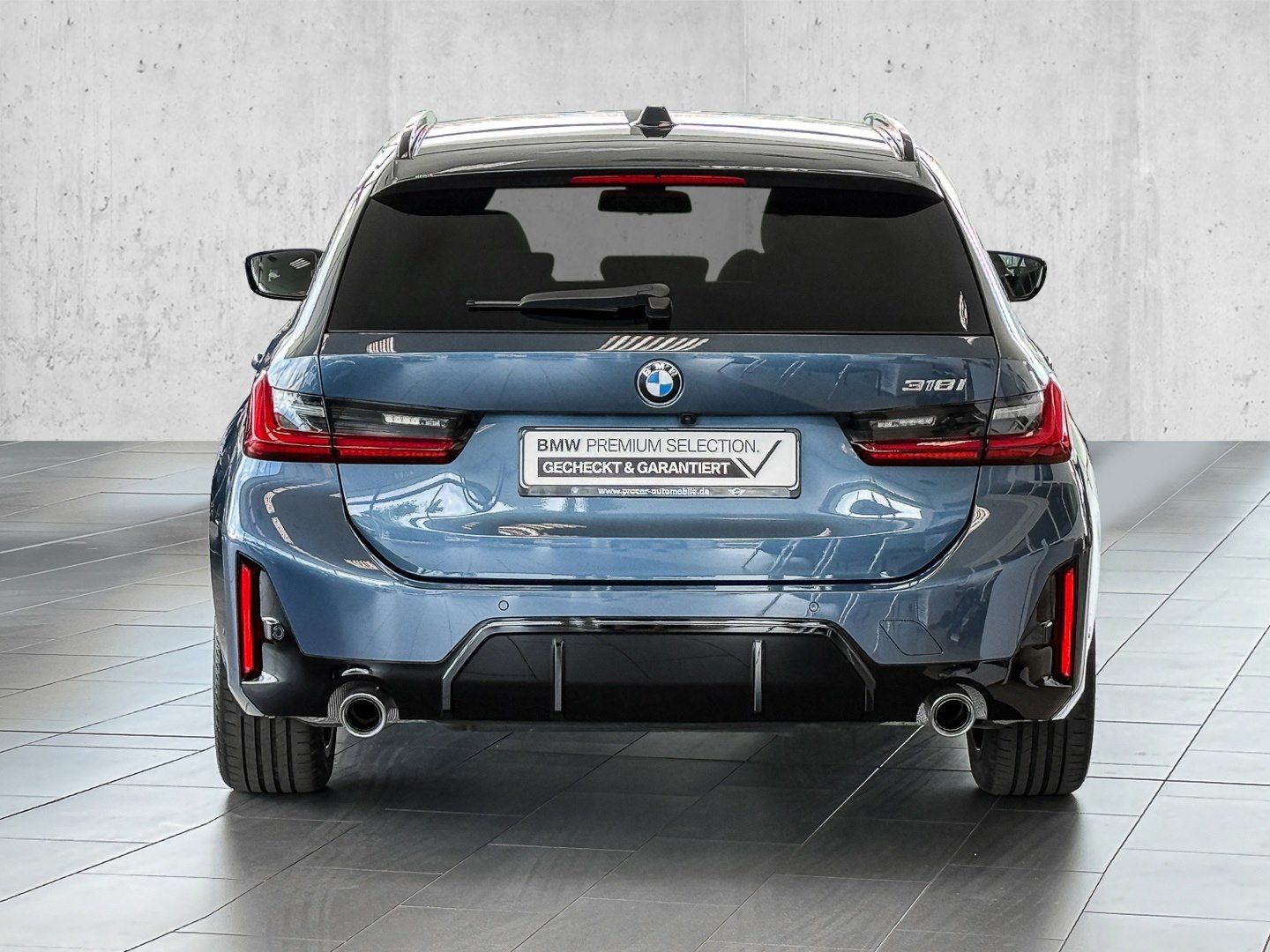 BMW 318i Touring M Sport + DA + PA+ + ACC + HUD + UV