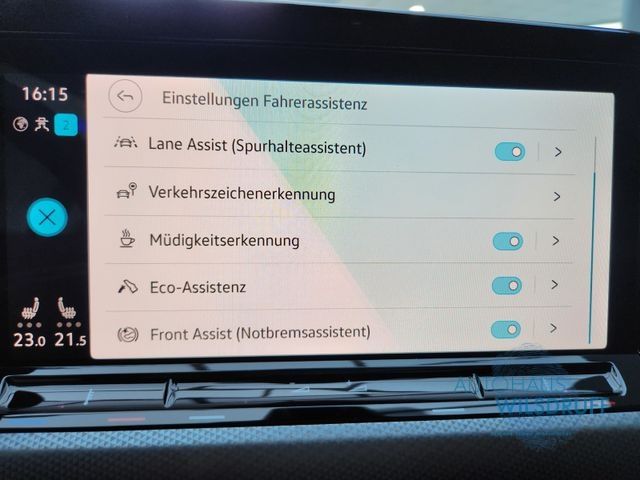 Volkswagen Golf VIII 1.5 TSi Active - Samsaru's Car Outlet