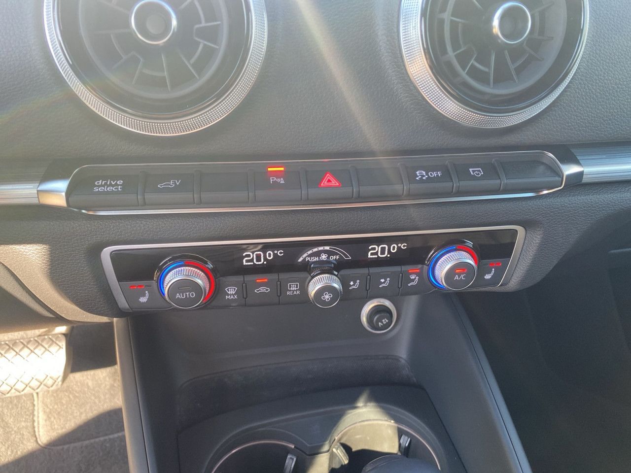 Audi A3 Sportback 40 e-tron sport S tronic - Samsaru's Car Outlet