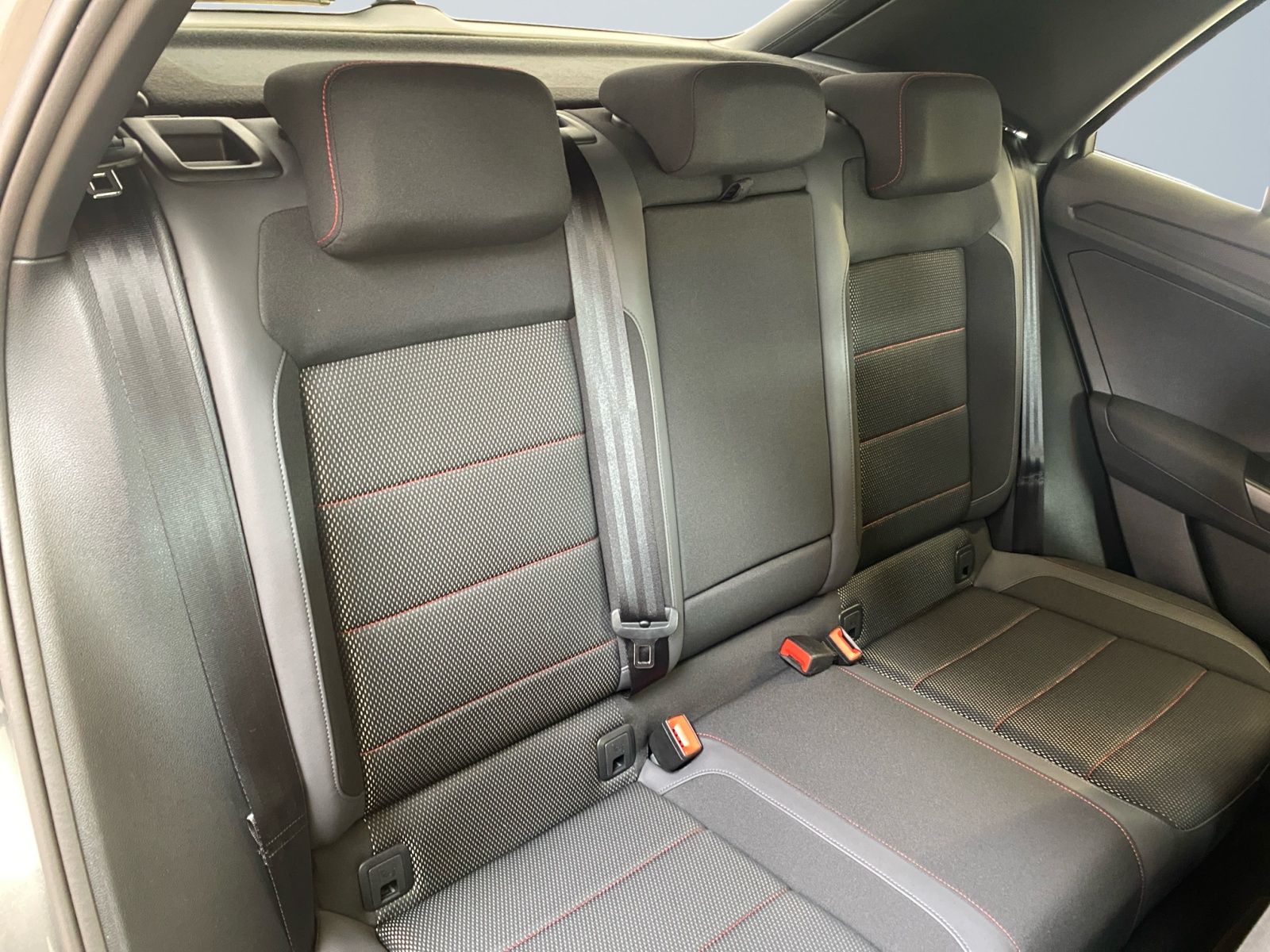 Volkswagen T-Roc Sport 1.5 TSI - Samsaru's Car Outlet