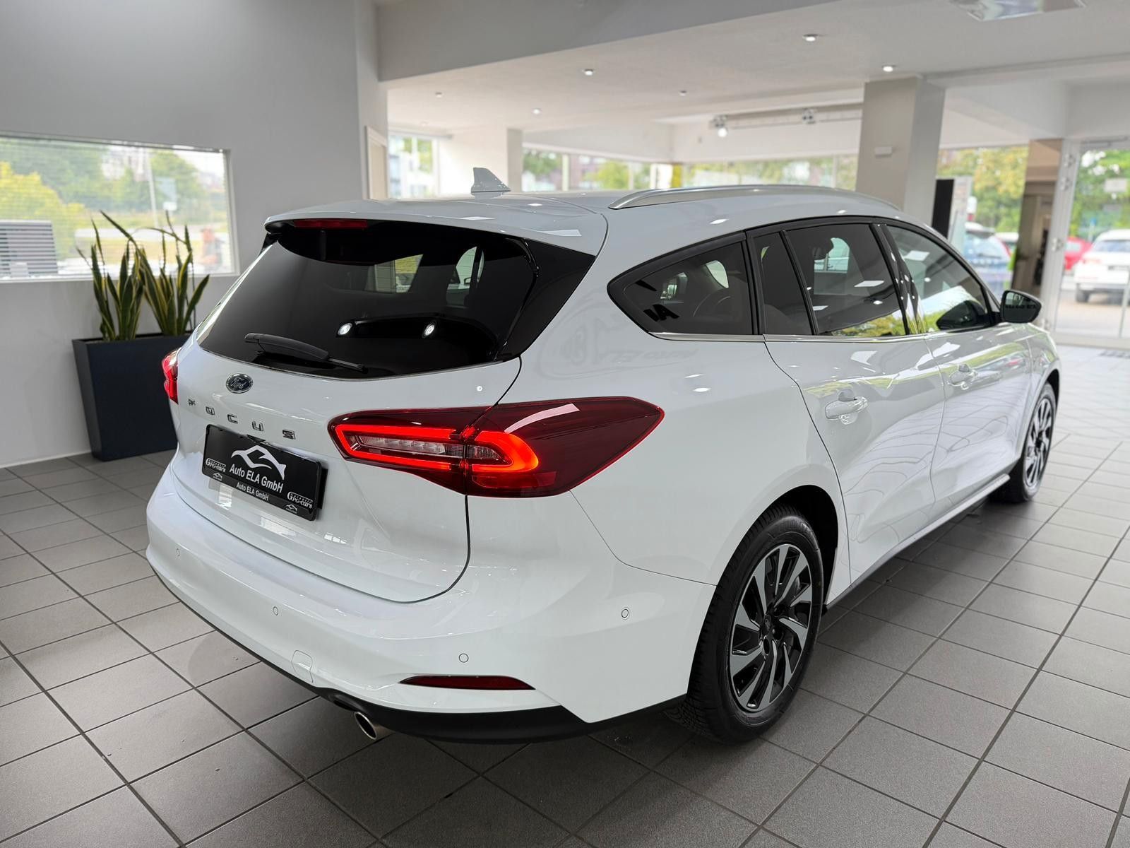 Ford Focus Turnier Titanium Aut. 1.Hand|AHK|Kamera