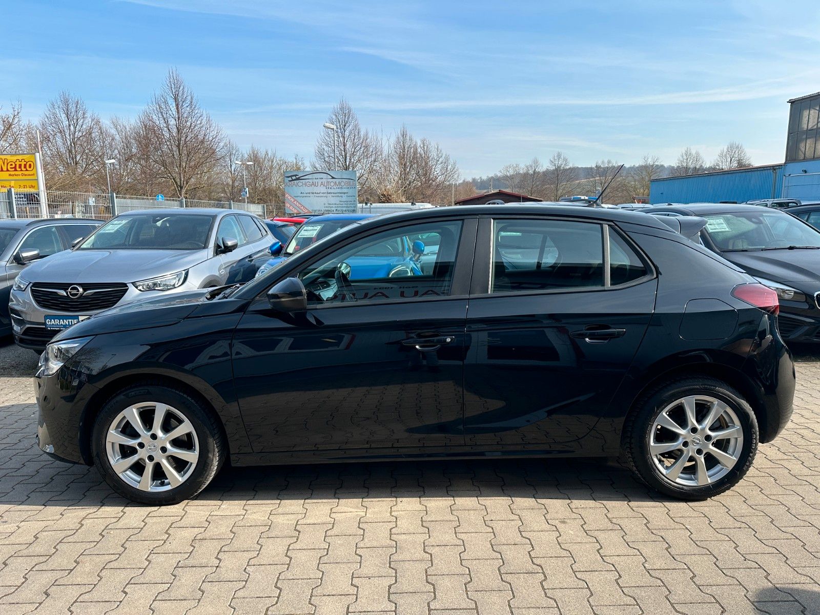 Opel Corsa 1.2 - Samsaru's Car Outlet