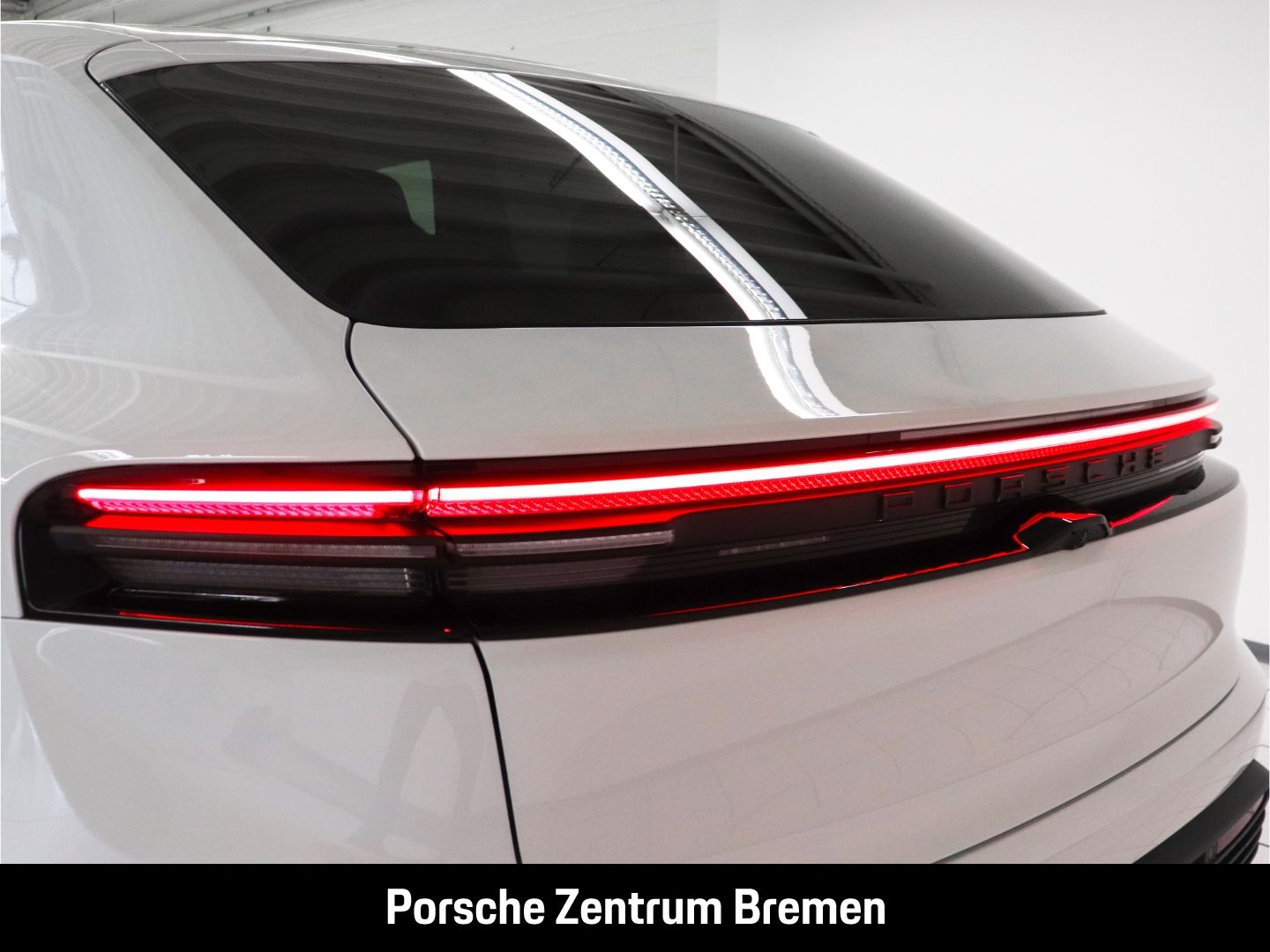 Porsche Macan 4 - Samsaru's Car Outlet