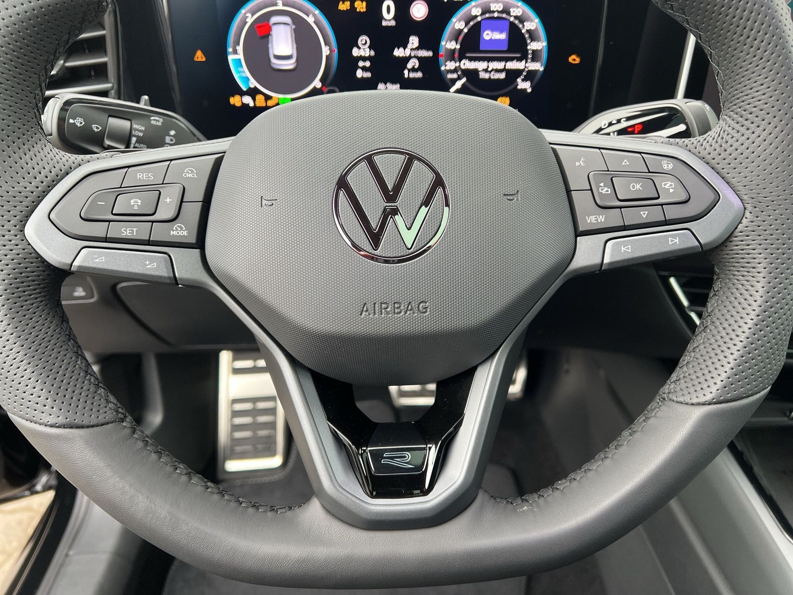 Volkswagen Passat Variant 2.0 TDI R-LINE SIGNATURE 4M+PANO