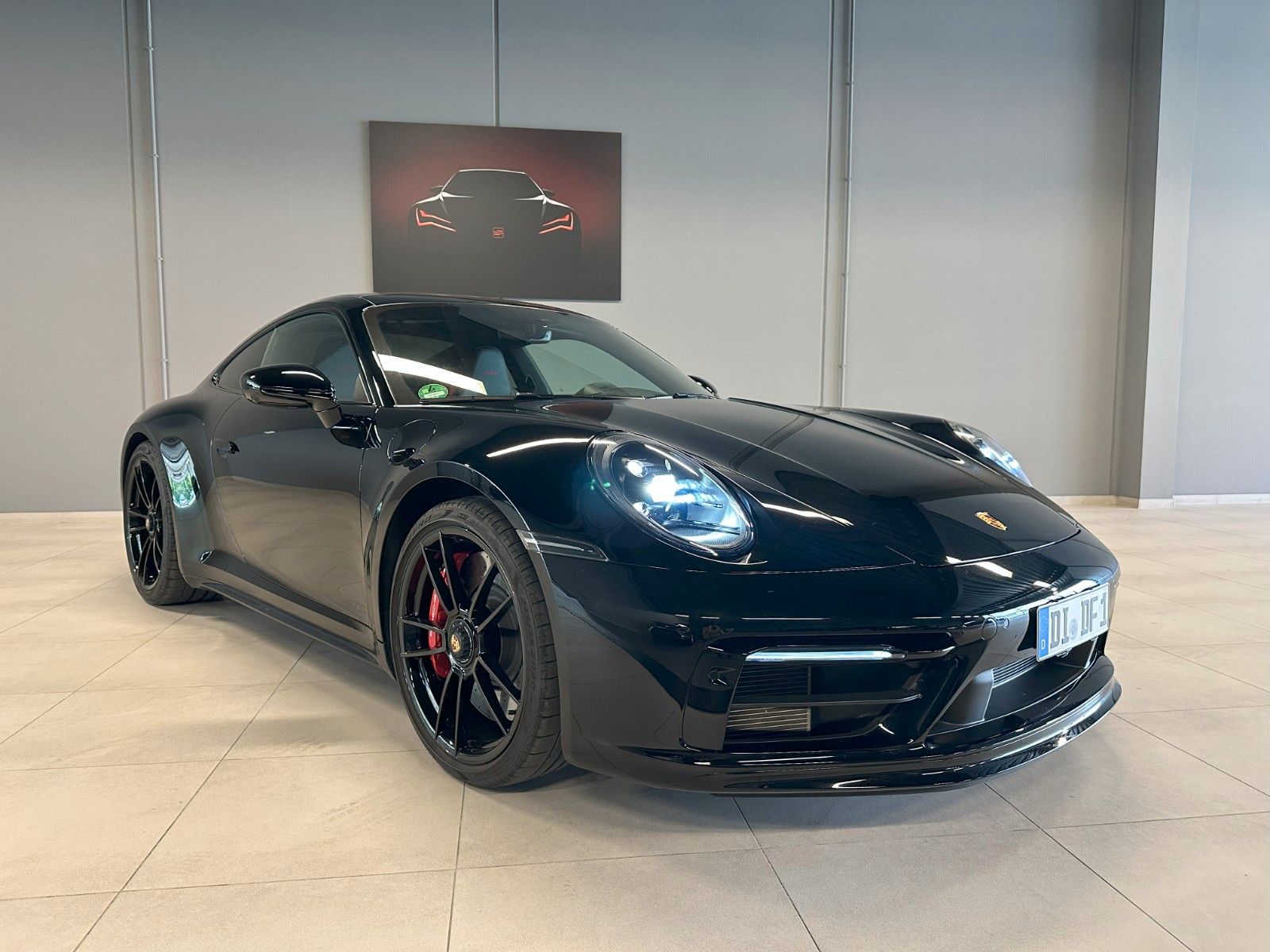Porsche 992 Carrera 4 GTS Coupe - Samsaru's Car Outlet