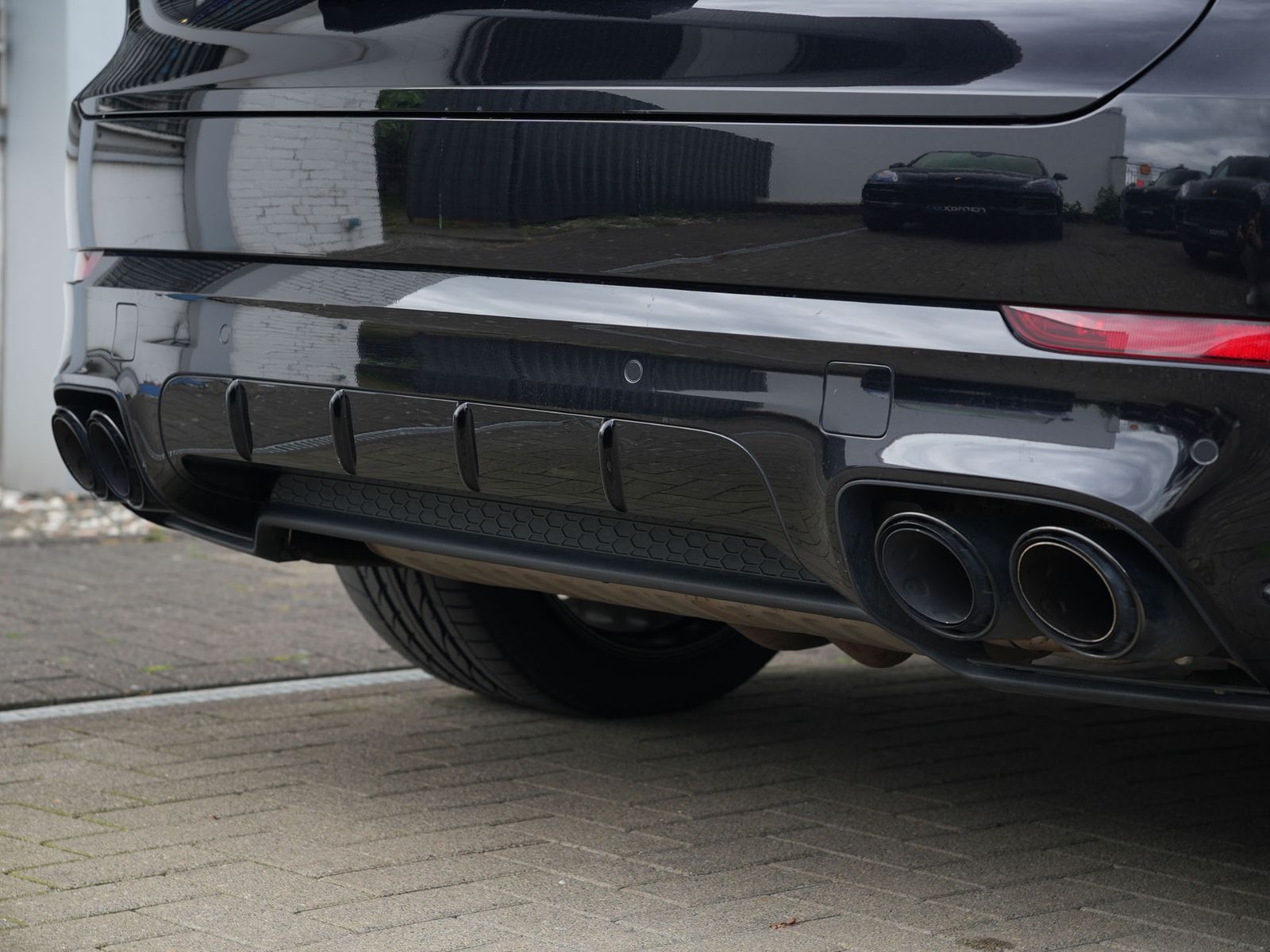 Porsche E-Hybrid MY24-INNODRIVE-ACC-LUFTF.-PANO-BOSE-RS