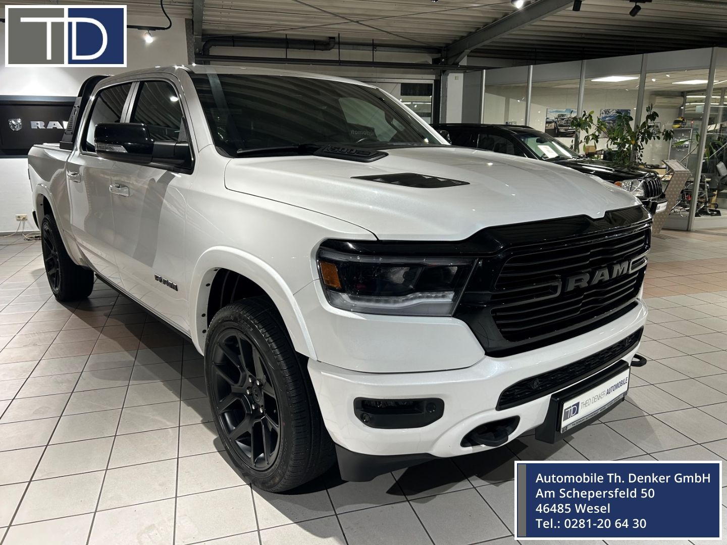Dodge RAM Laramie Night, Luftfahrwerk, Pano, LED, V8