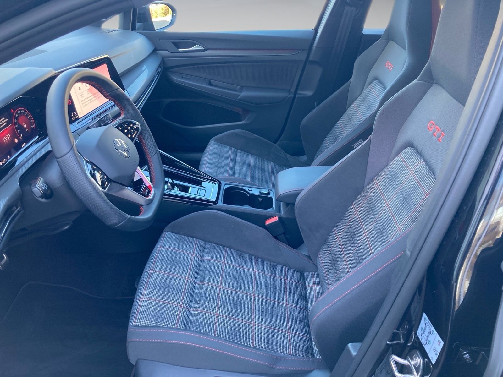 Volkswagen Golf VIII 2.0 TSI GTI DSG Black - Samsaru's Car Outlet