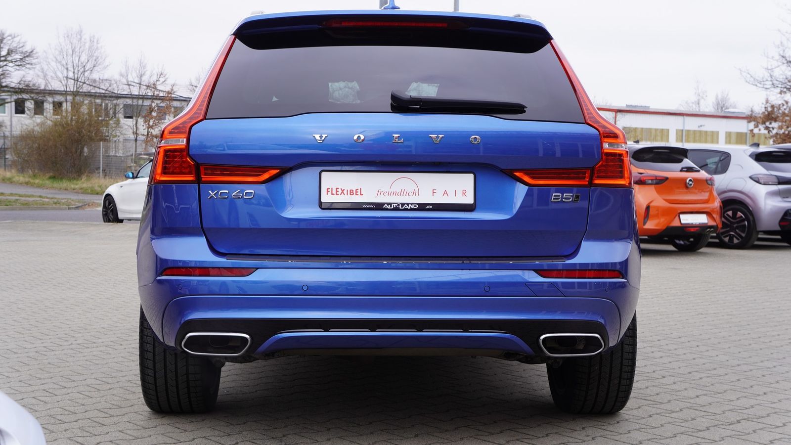 Volvo XC 60 B5 AWD R-Design - Samsaru's Car Outlet