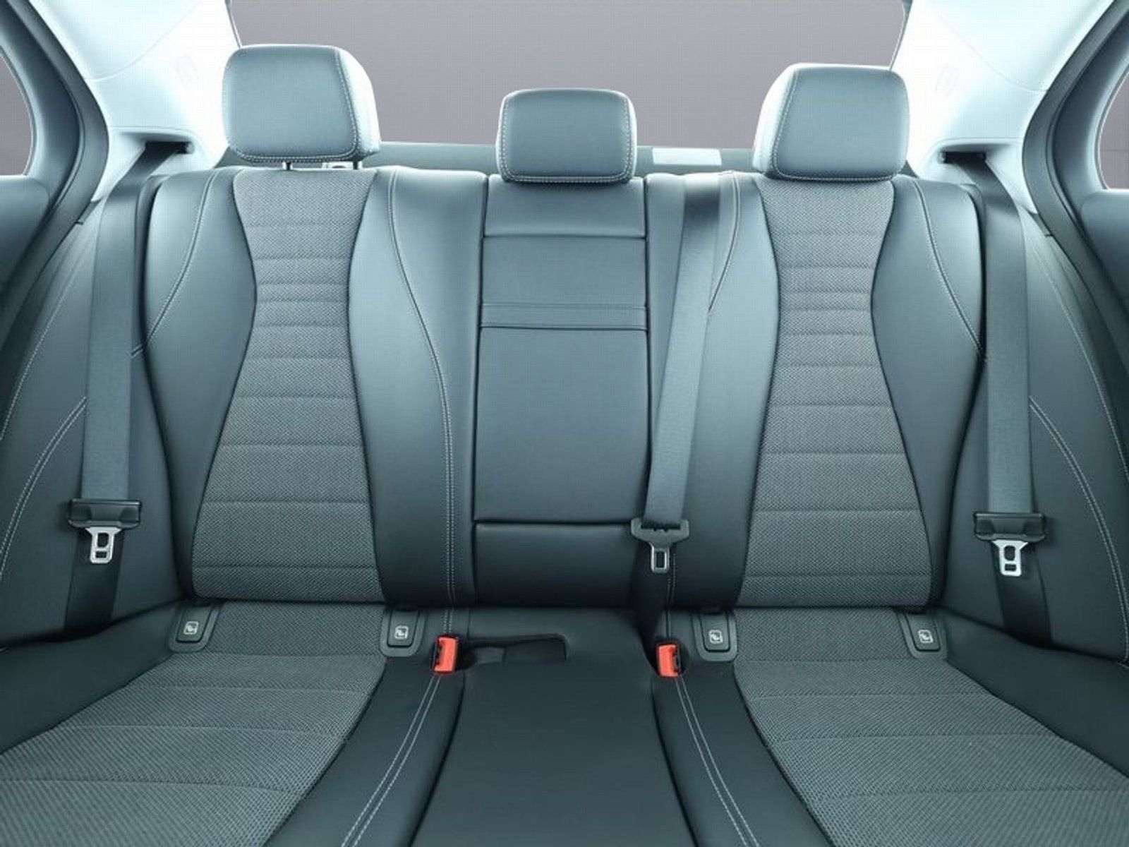 Mercedes-Benz E 200 AVANTGARDE - Samsaru's Car Outlet