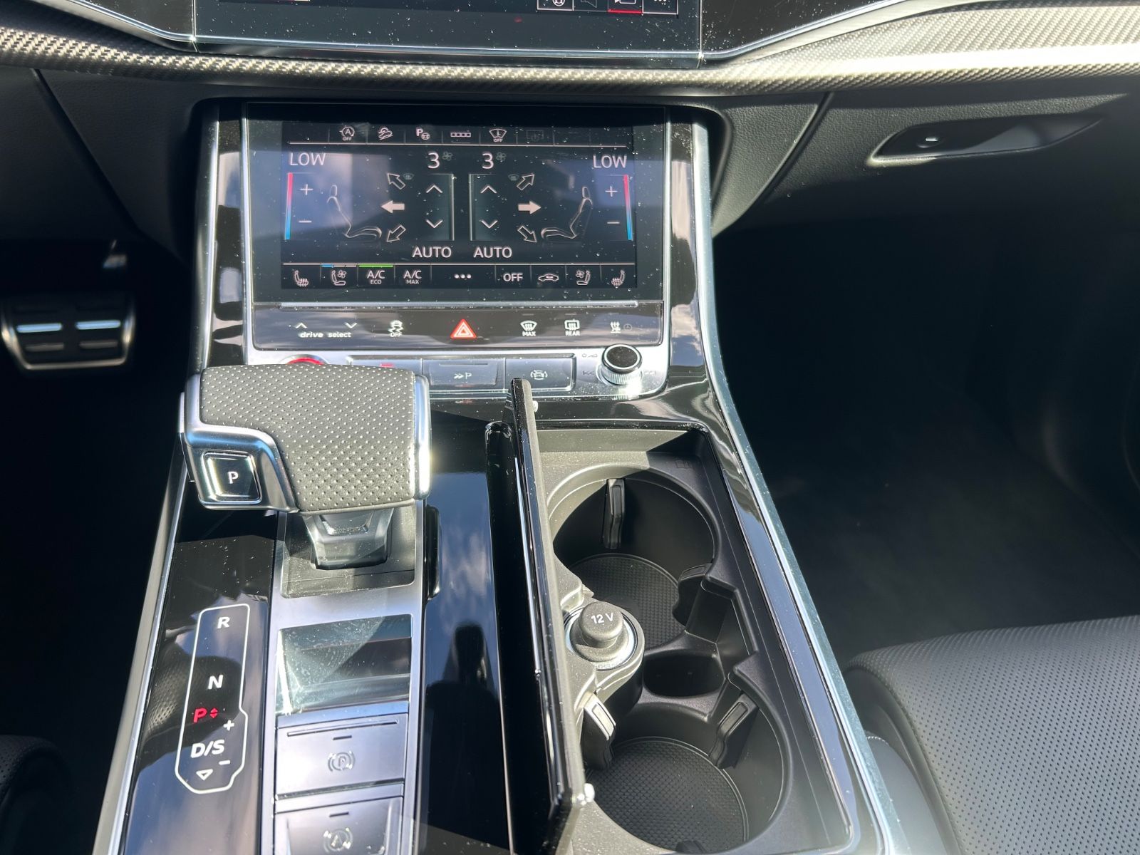 Audi RSQ8 DYN 4.0 TFSI Quattro TÜV-NEU-VMAX-2xCarbon