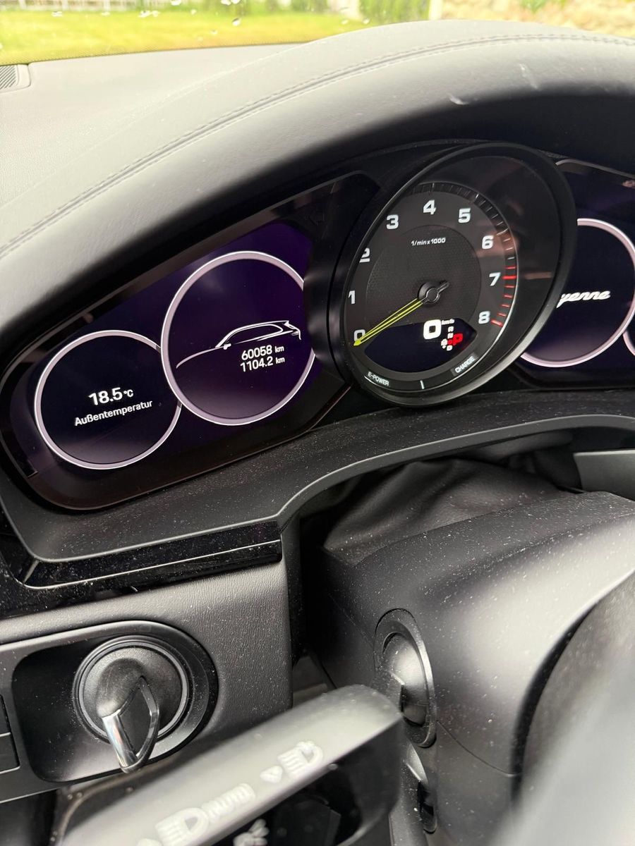 Porsche Cayenne E-Hybrid Platinum Edition