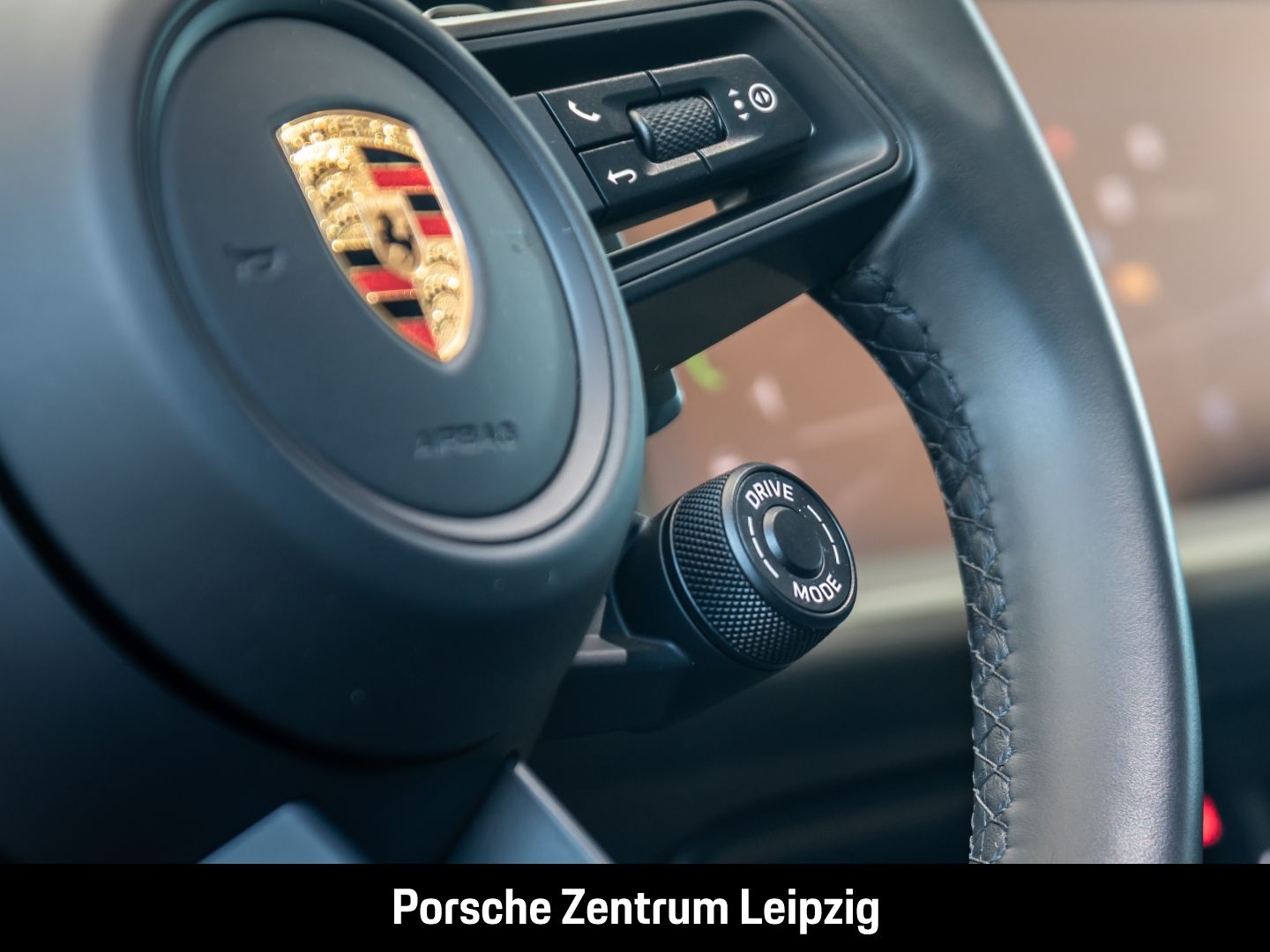 Porsche Cayenne E-Hybrid Coupe SportDesign HD-Matrix Inn