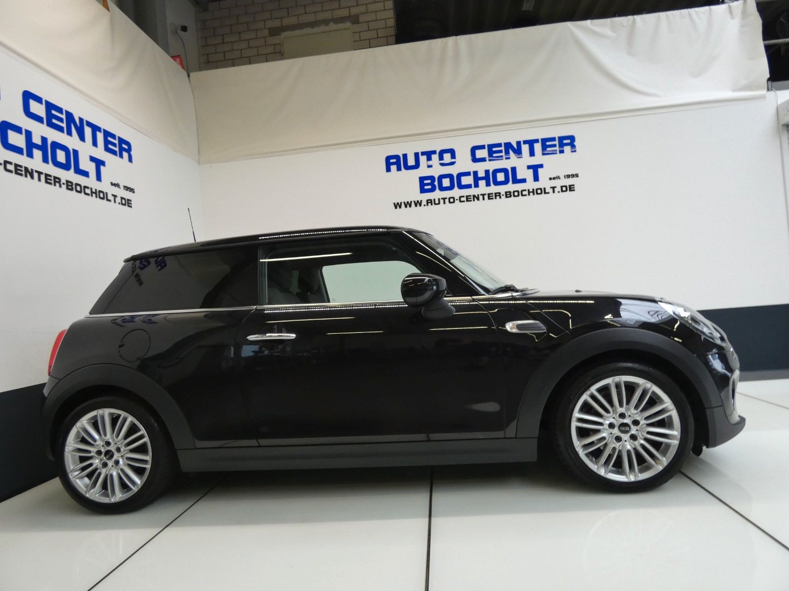 MINI Cooper Chili - Samsaru's Car Outlet