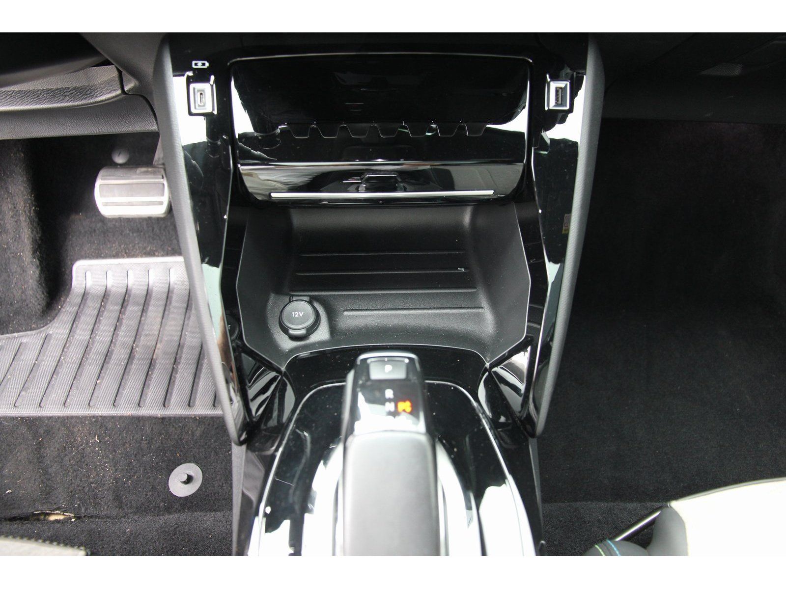 Peugeot 208 e-GT - Samsaru's Car Outlet