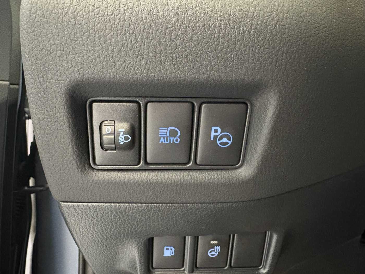 Toyota C-HR Hybrid - Samsaru's Car Outlet