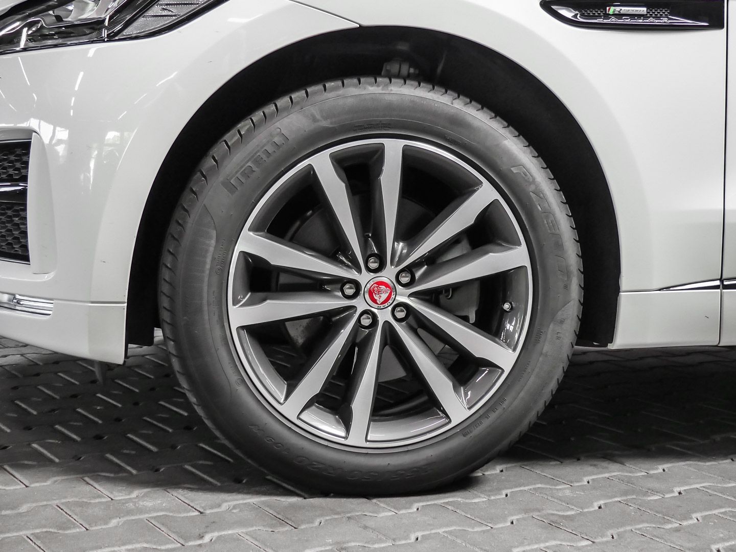 Jaguar F-Pace R-Sport AWD 30d Sportpaket Navi Leder dig