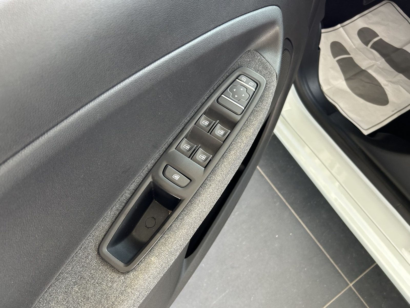 Renault ZOE EXPERIENCE R110 Z.E. 50 - Samsaru's Car Outlet