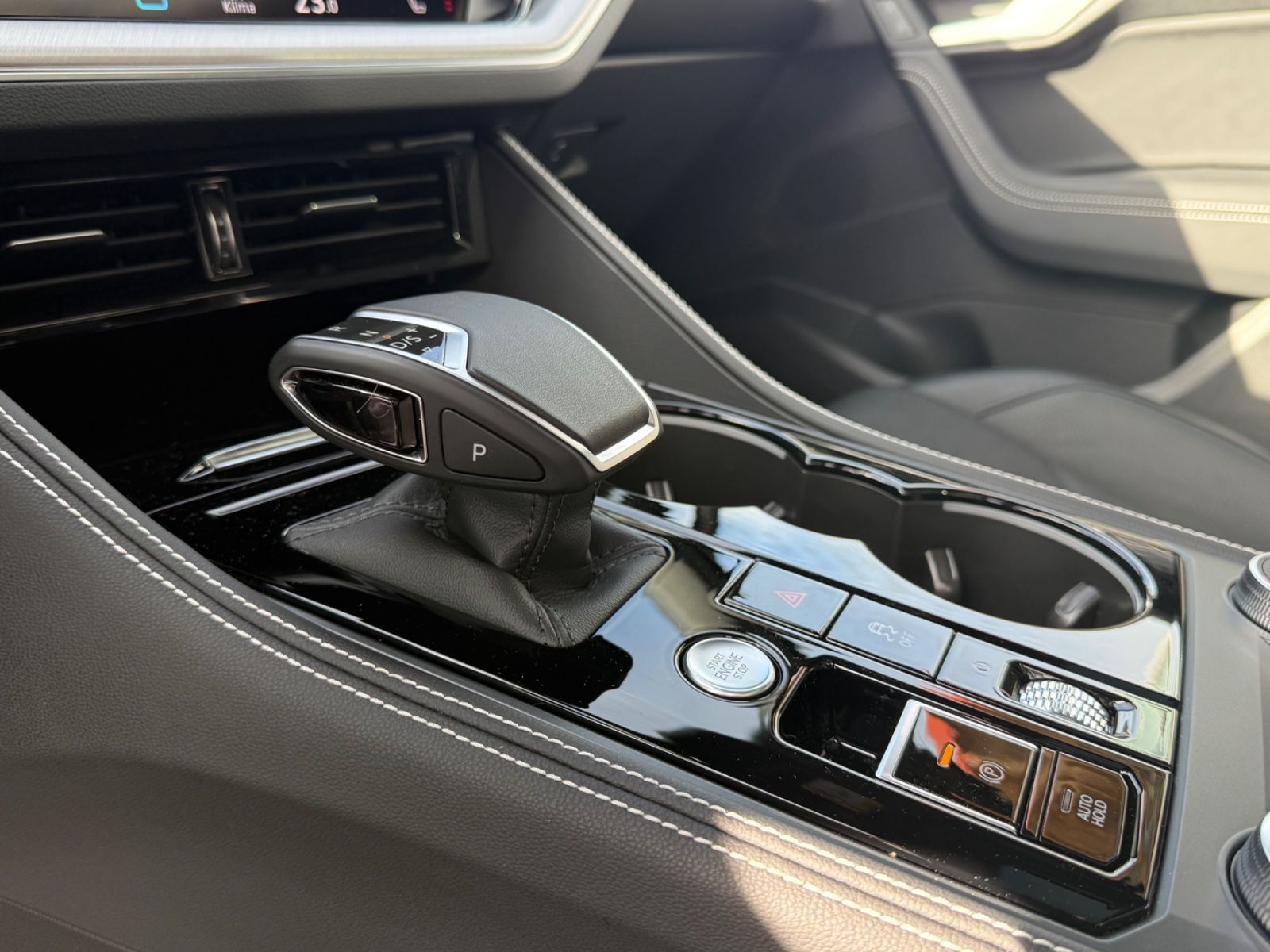 Volkswagen Touareg TDI Luft ACC Stdhzg AHK Pano Allradlenk